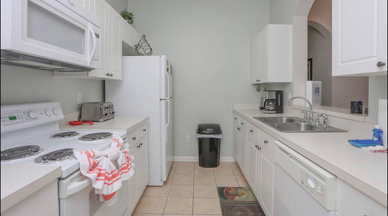 Image 15 of 37 For 2310 Silver Palm Drive 302