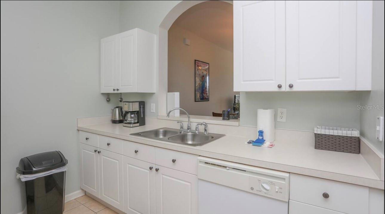 Image 16 of 37 For 2310 Silver Palm Drive 302