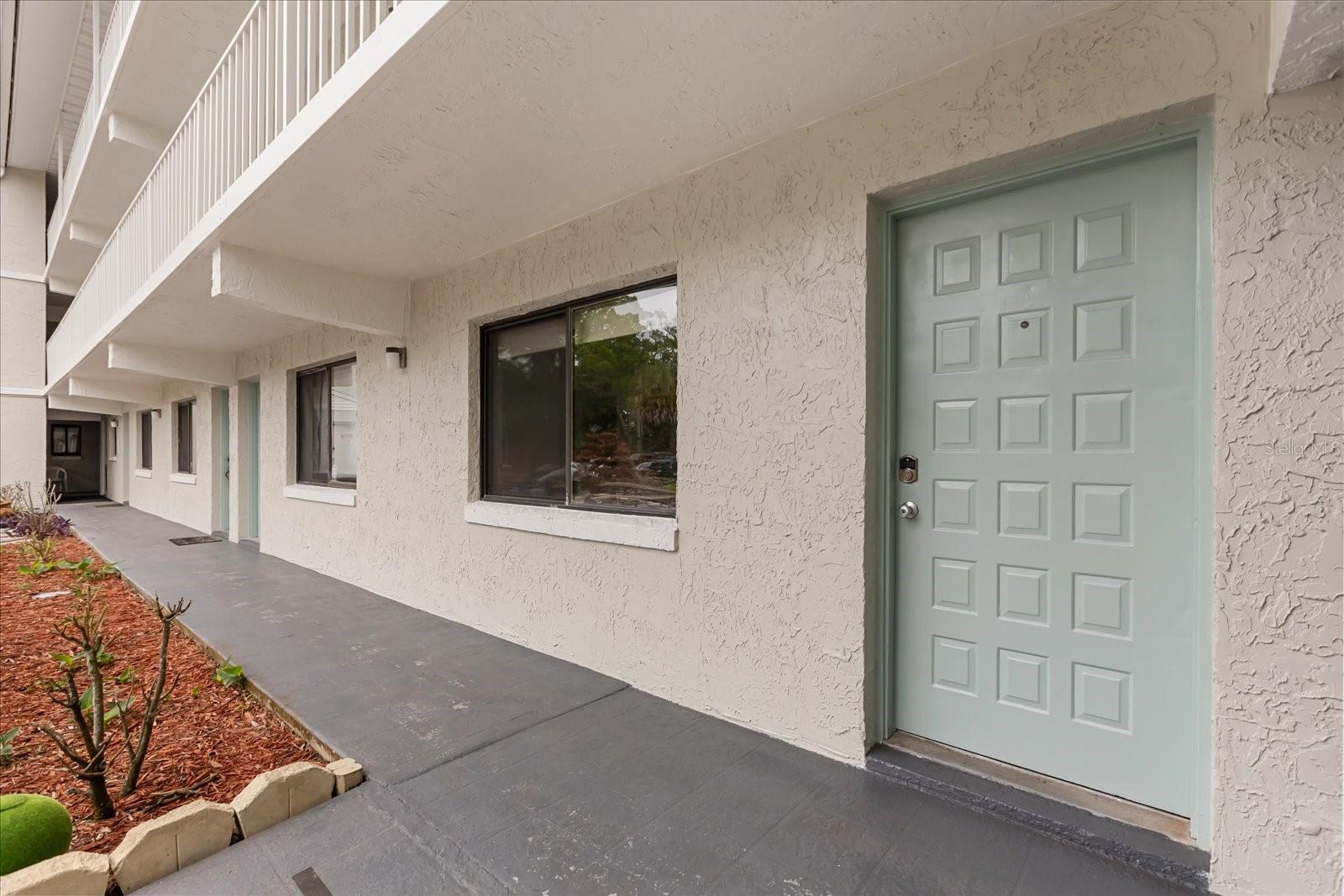 Image 6 of 19 For 633 Palmetto Avenue 1030