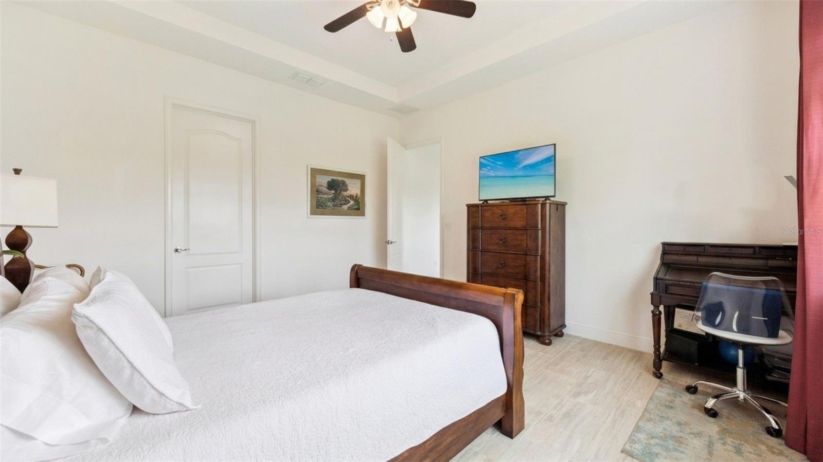 Image 17 of 46 For 4902 Fountainwood Drive