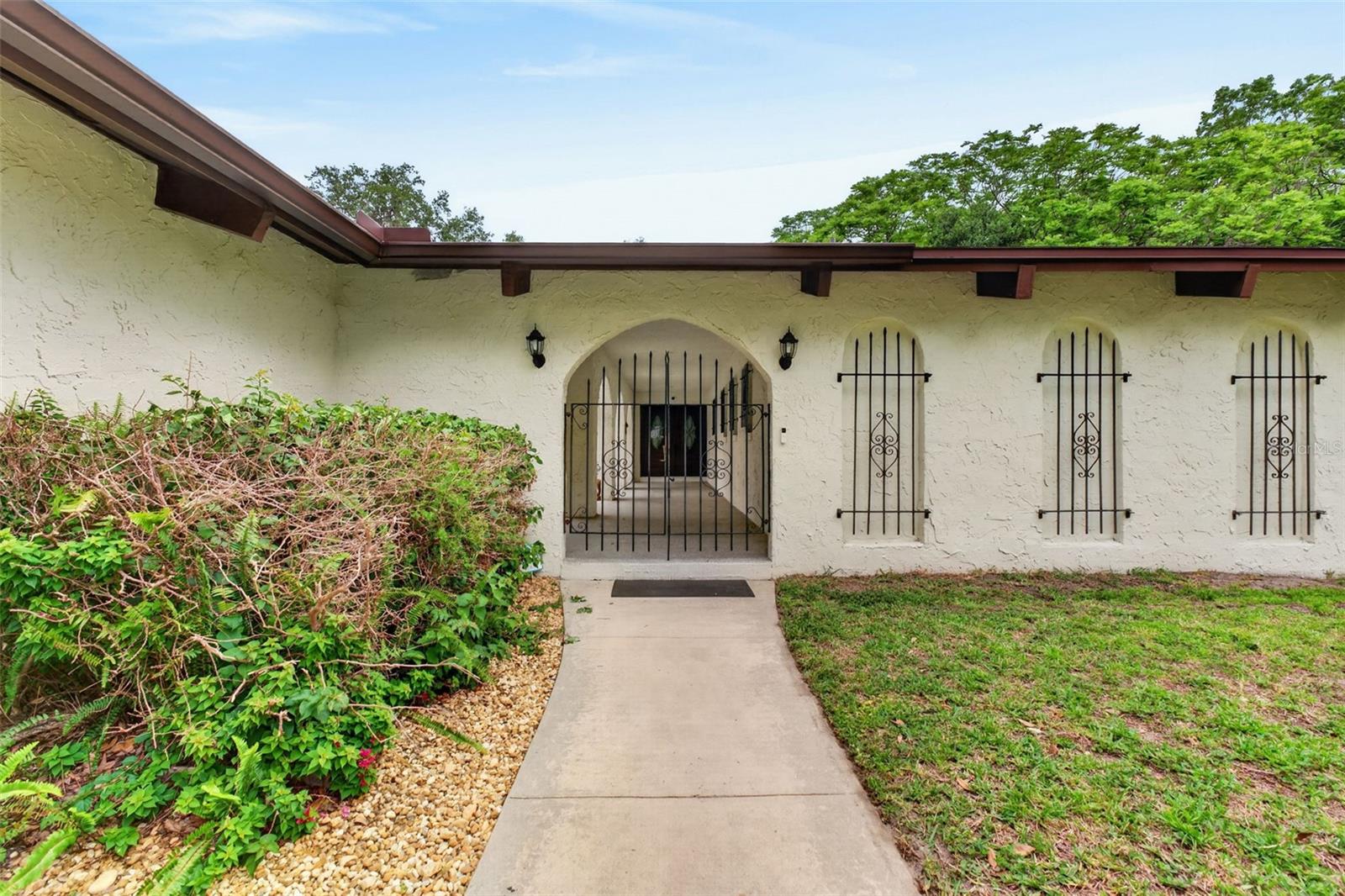 Image 10 of 63 For 517 San Sebastian Prado