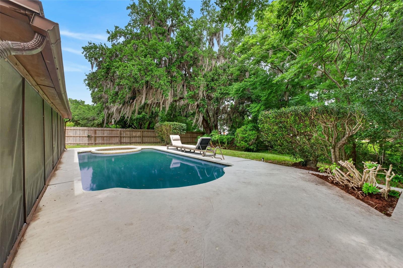 Image 50 of 63 For 517 San Sebastian Prado