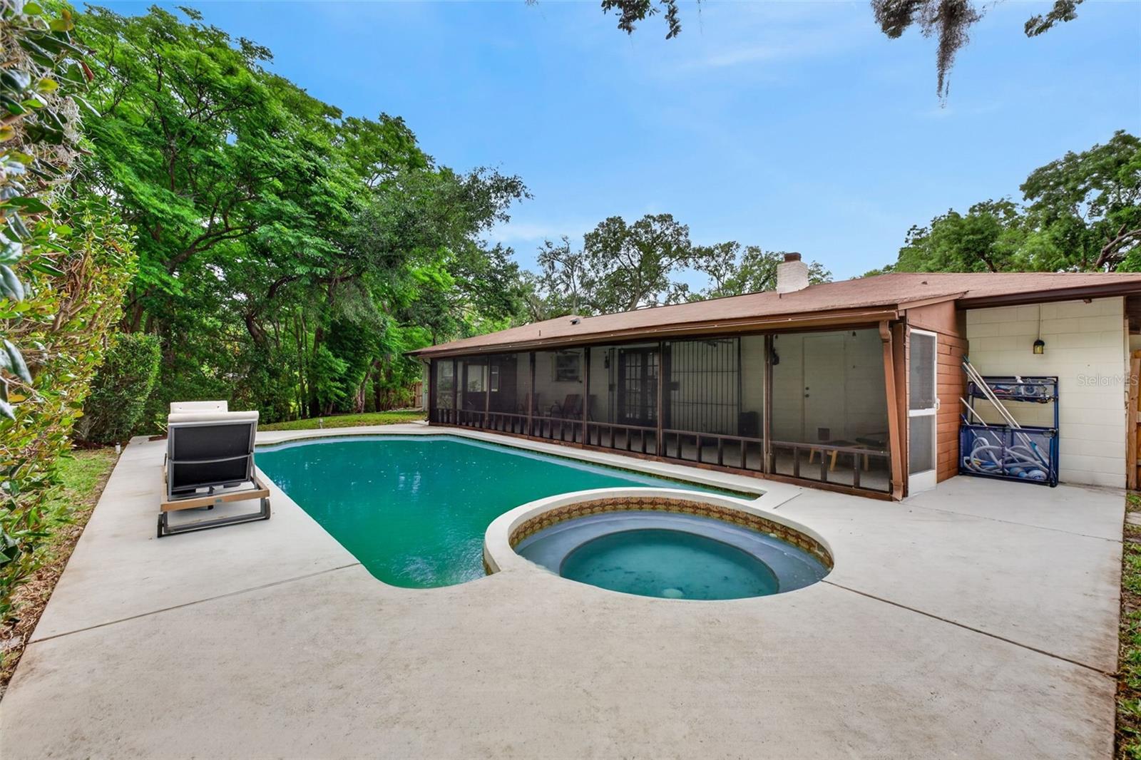 Image 8 of 63 For 517 San Sebastian Prado