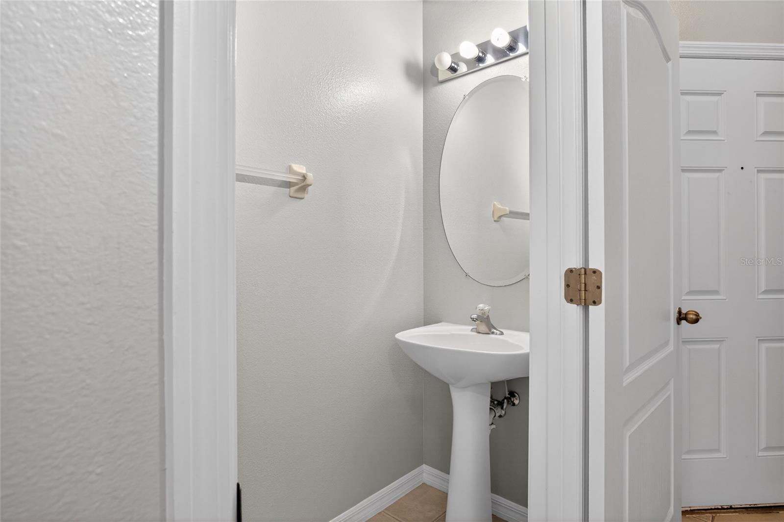 Image 11 of 29 For 538 Bexley Drive