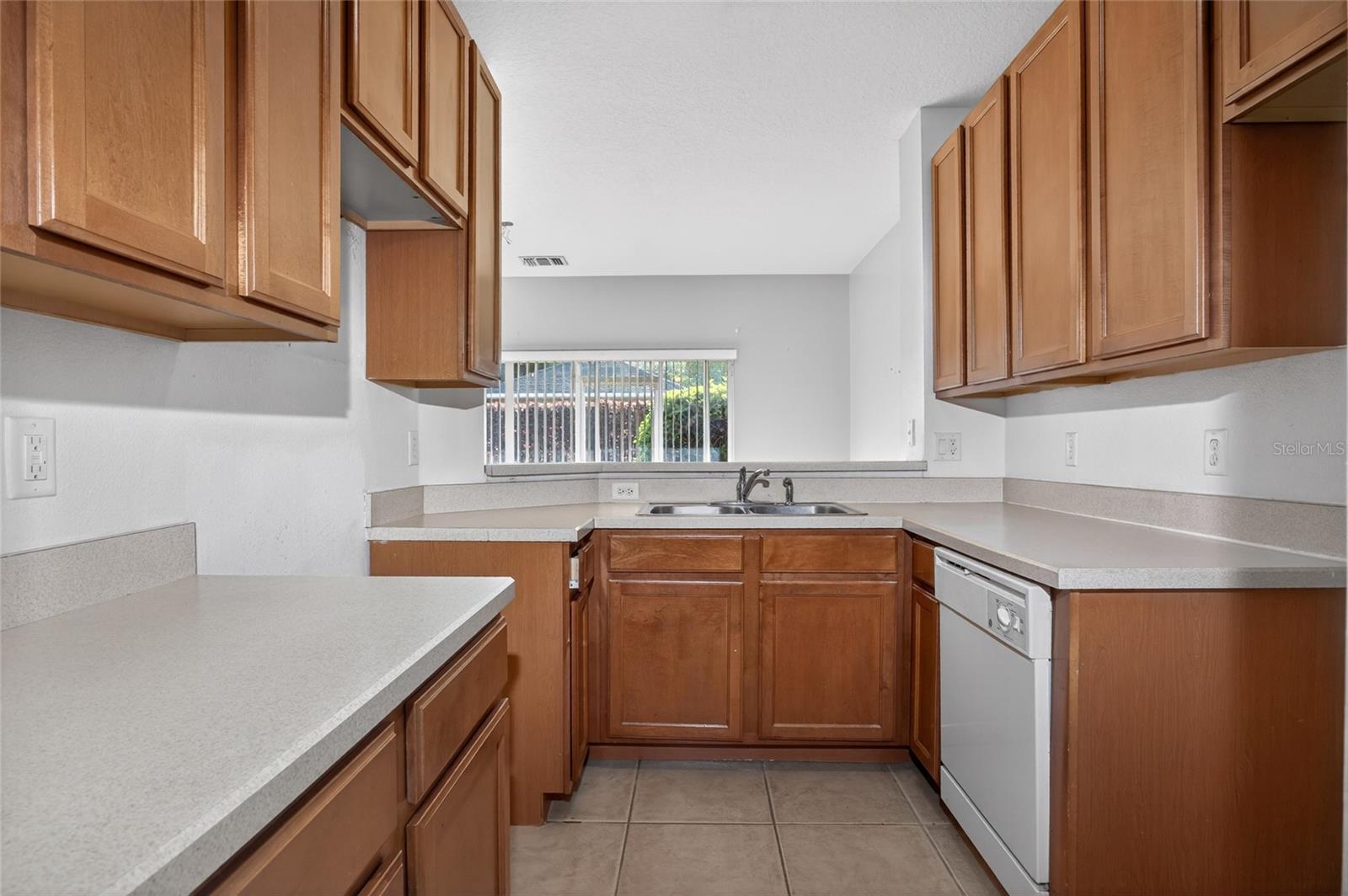 Image 7 of 29 For 538 Bexley Drive