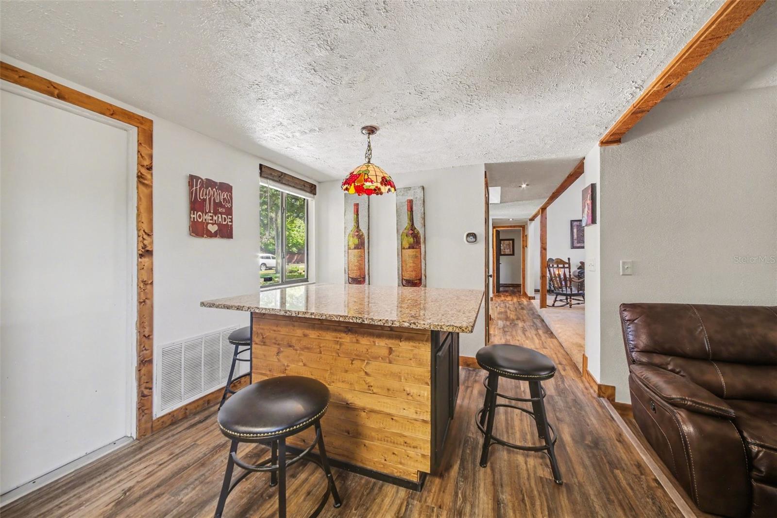 Image 12 of 37 For 916 Cleveland Street