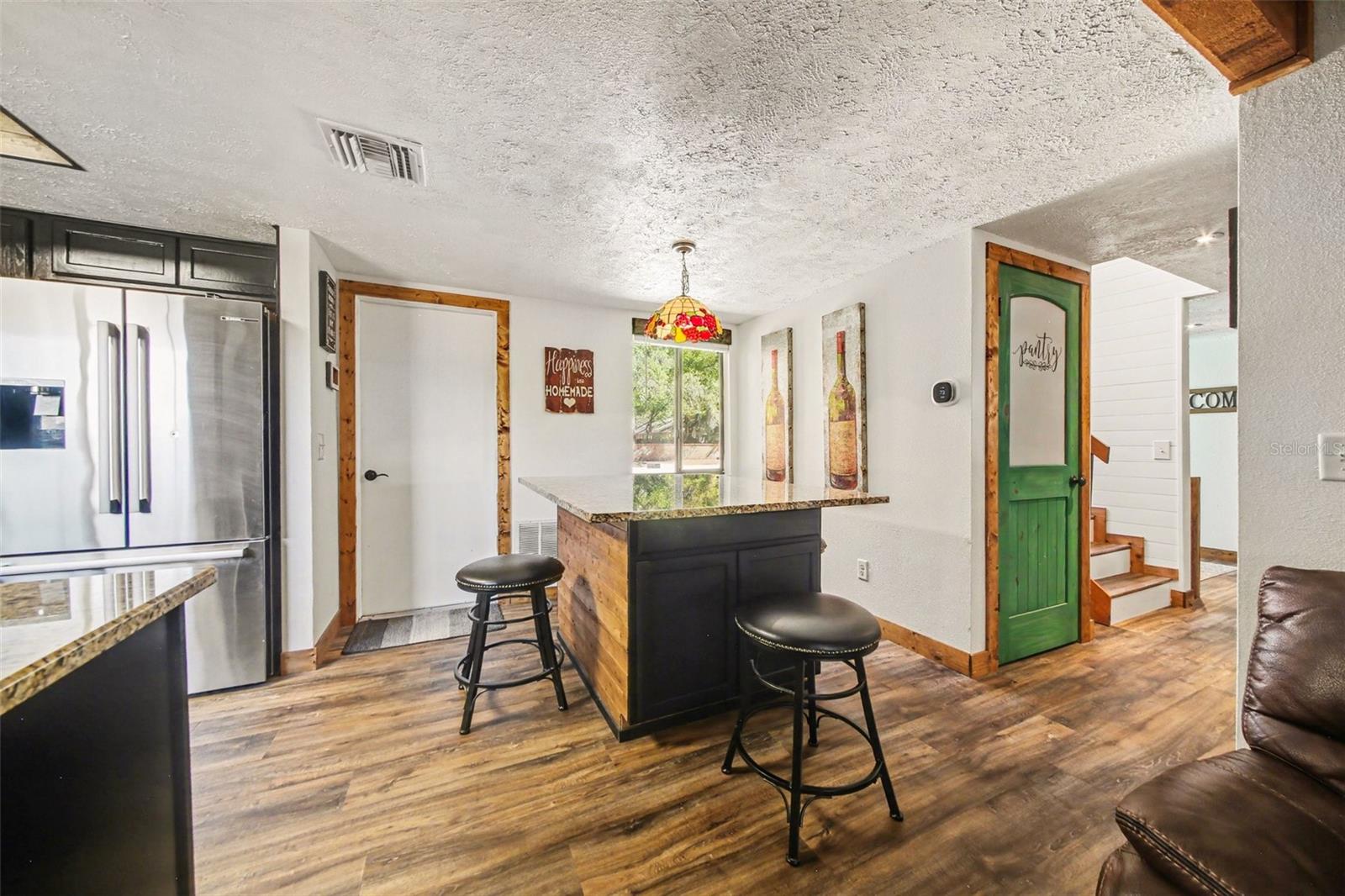 Image 13 of 37 For 916 Cleveland Street