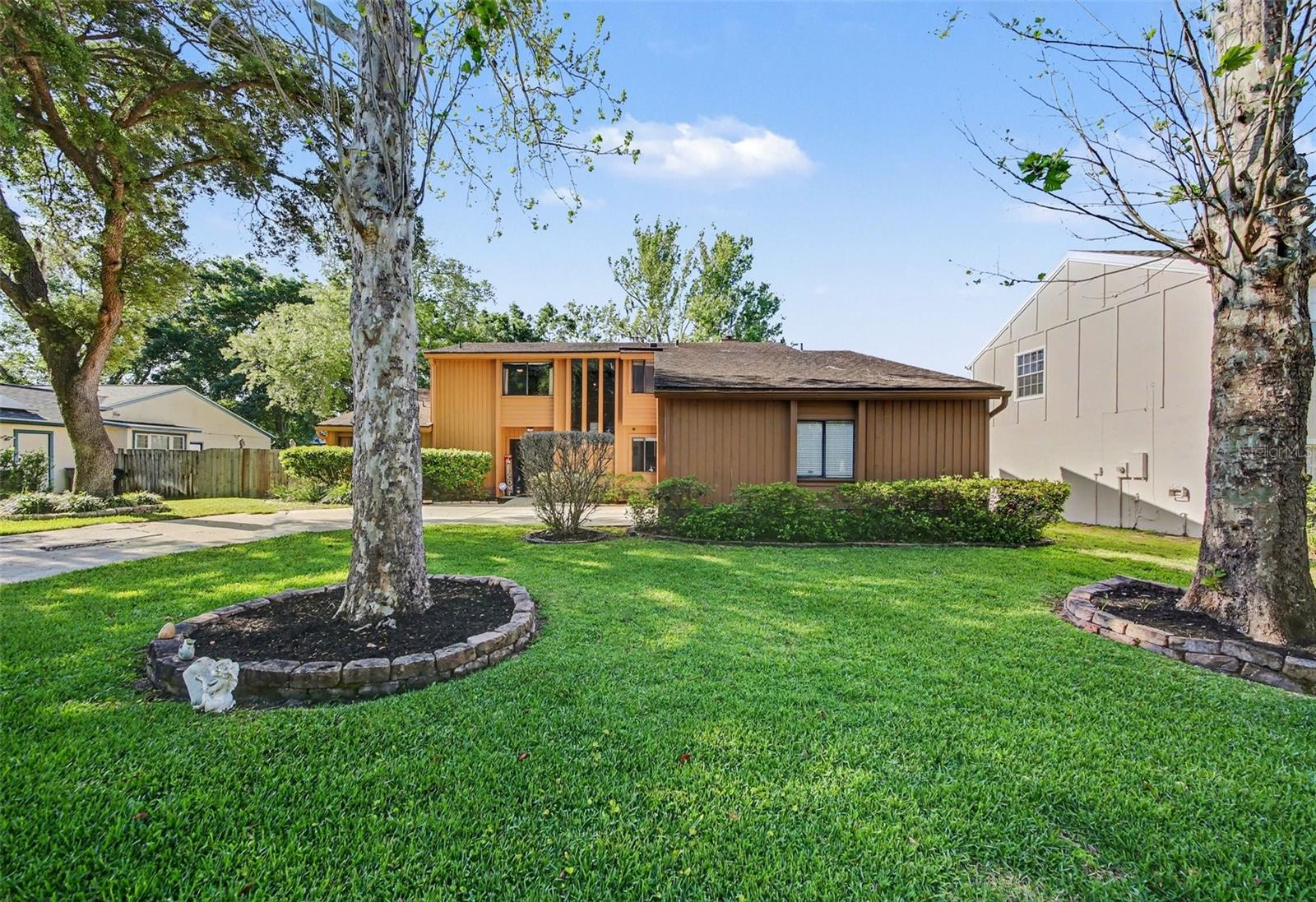 Image 2 of 37 For 916 Cleveland Street