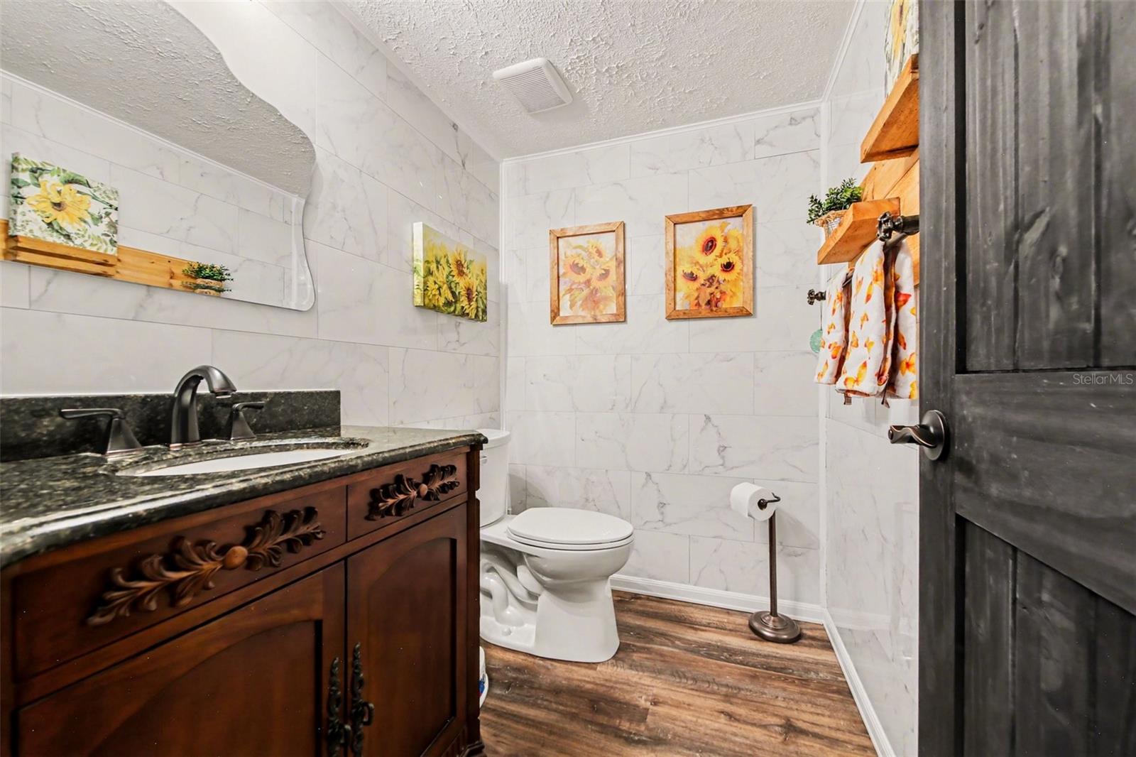 Image 29 of 37 For 916 Cleveland Street