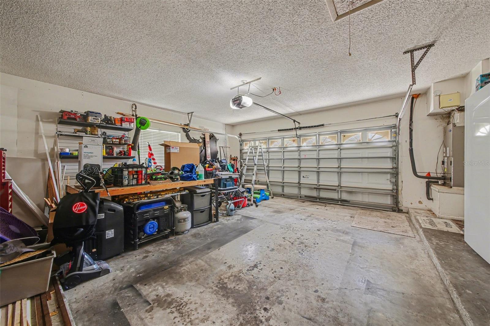 Image 32 of 37 For 916 Cleveland Street