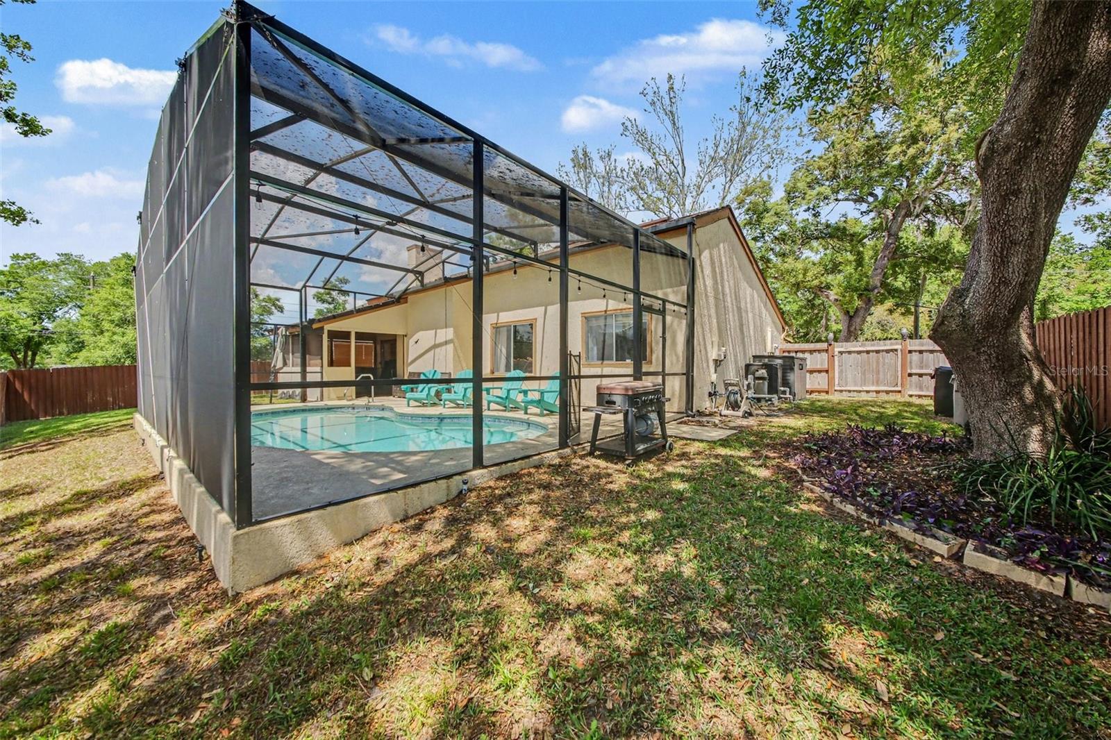 Image 34 of 37 For 916 Cleveland Street