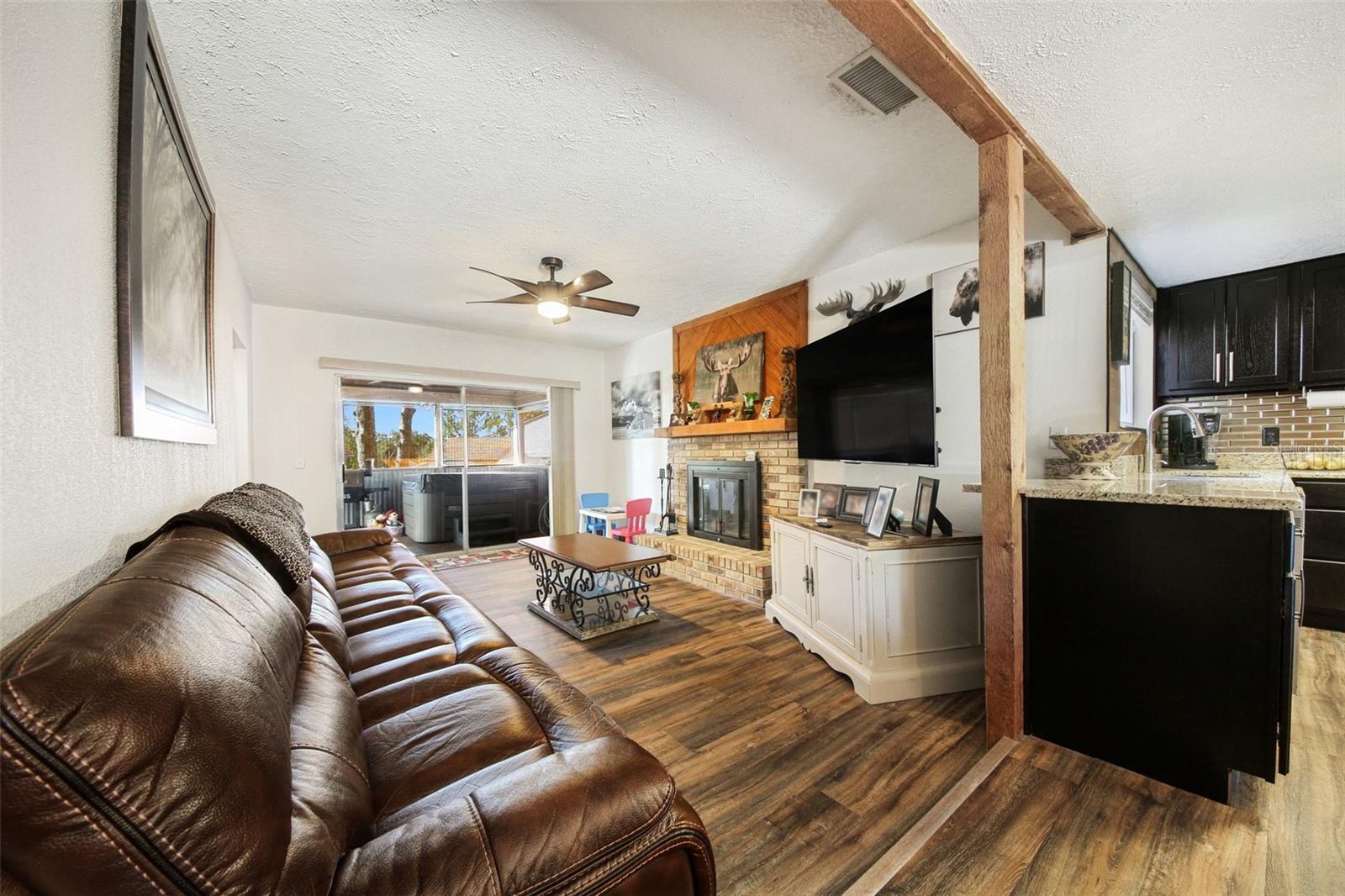 Image 6 of 37 For 916 Cleveland Street