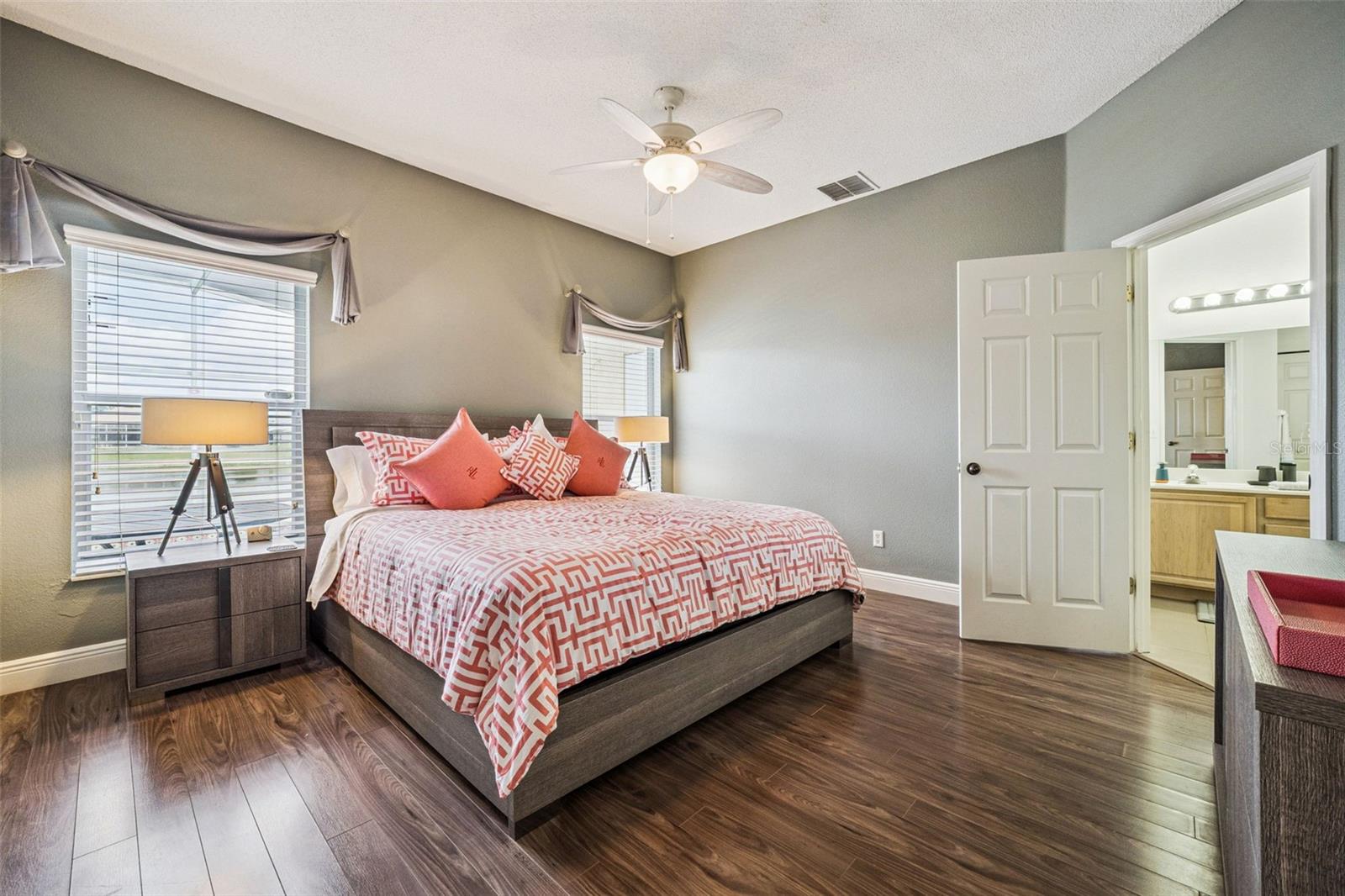 Image 16 of 51 For 563 Bailey Circle