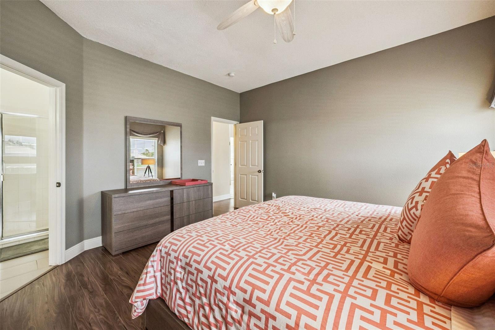 Image 17 of 51 For 563 Bailey Circle