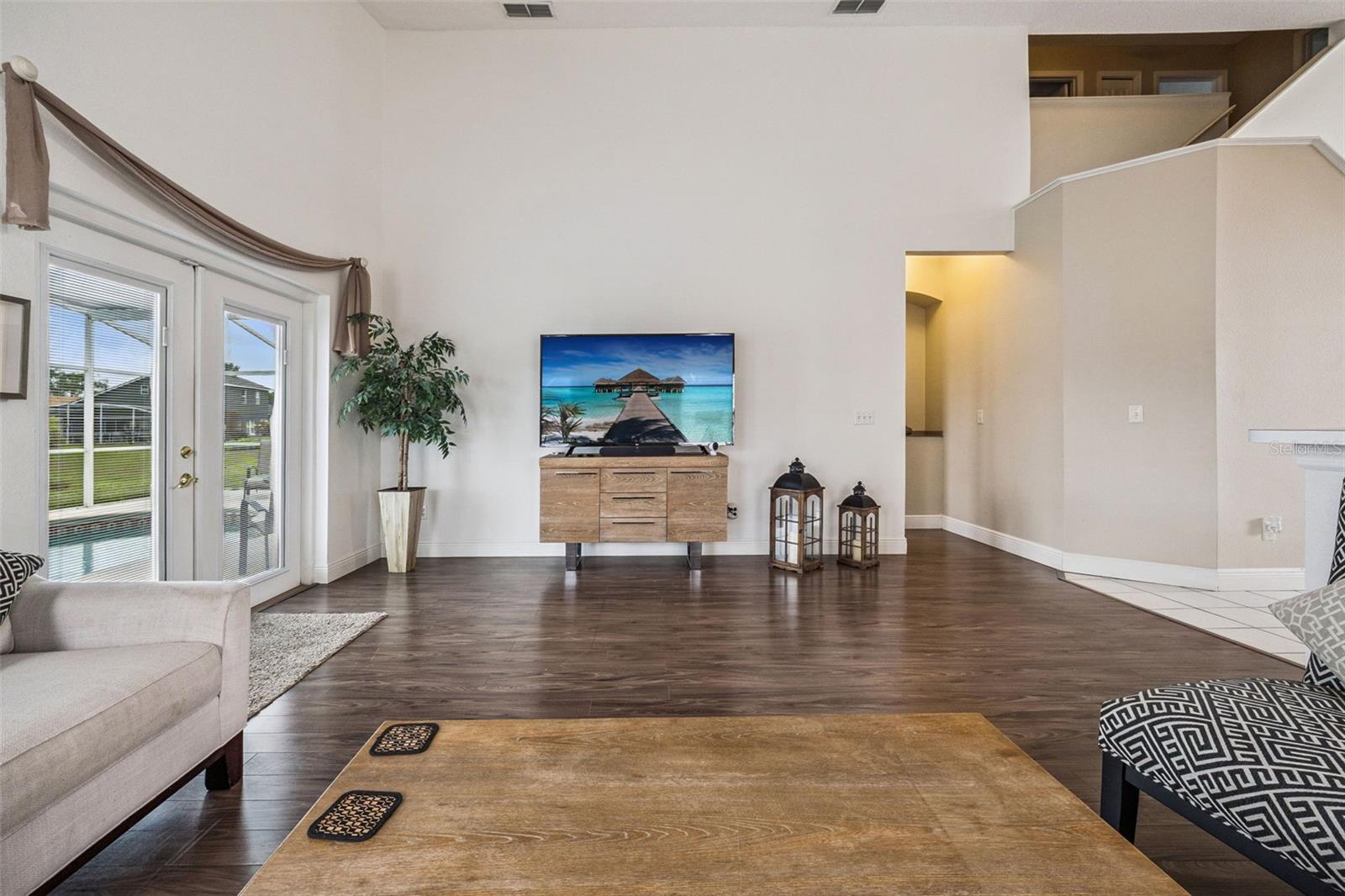 Image 8 of 51 For 563 Bailey Circle