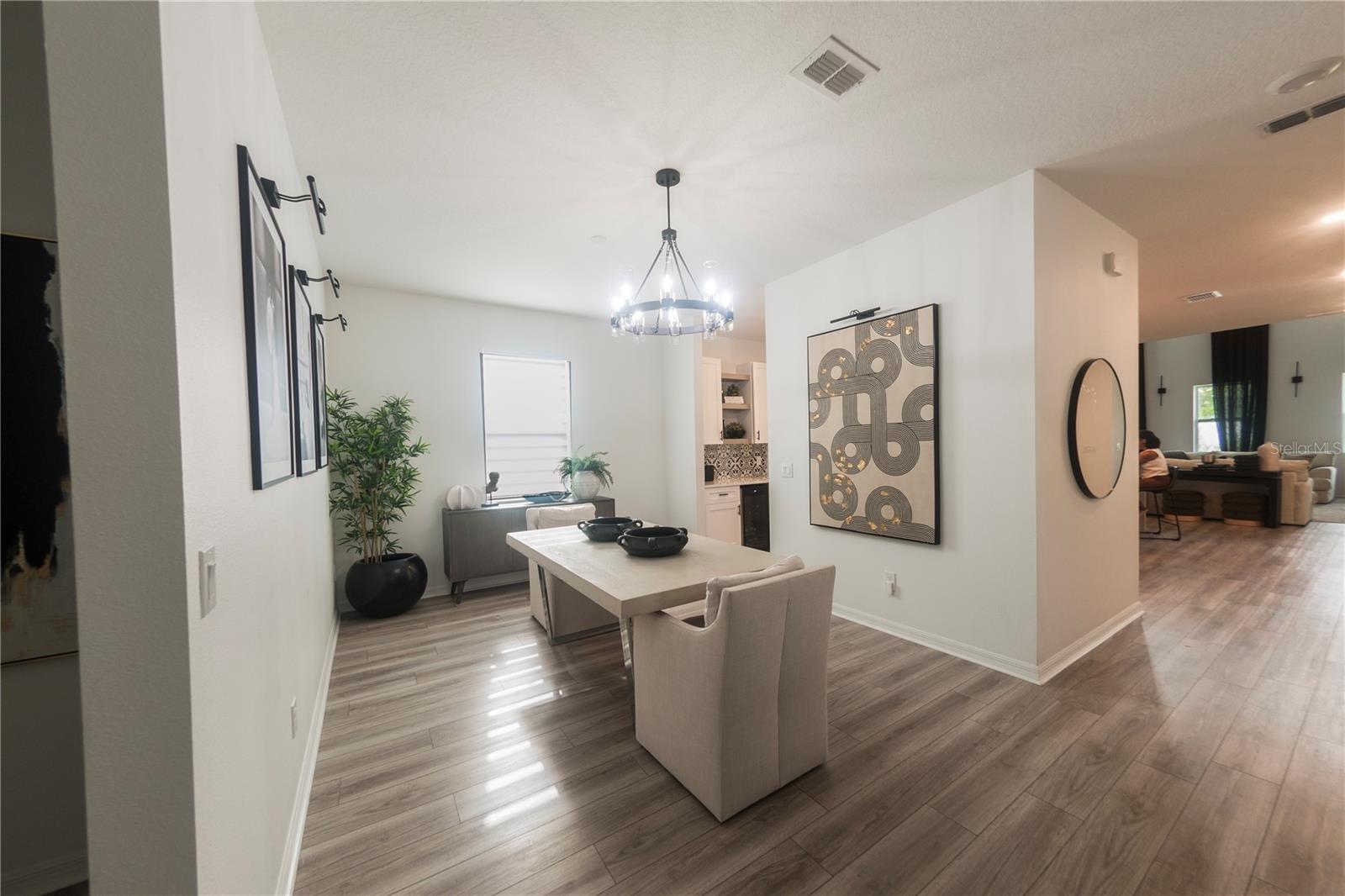 Image 18 of 72 For 671 Split Hoof Drive