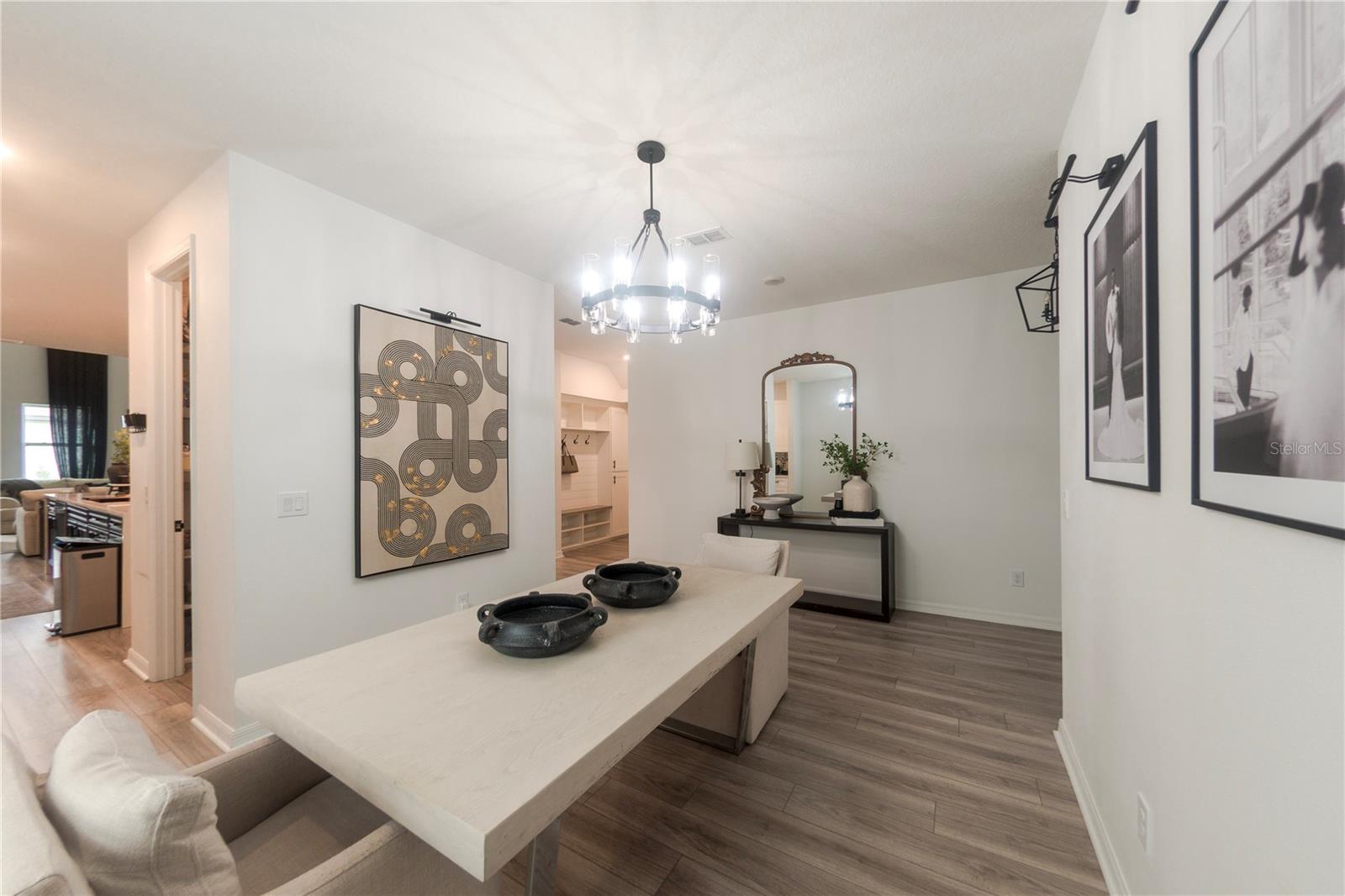 Image 19 of 72 For 671 Split Hoof Drive