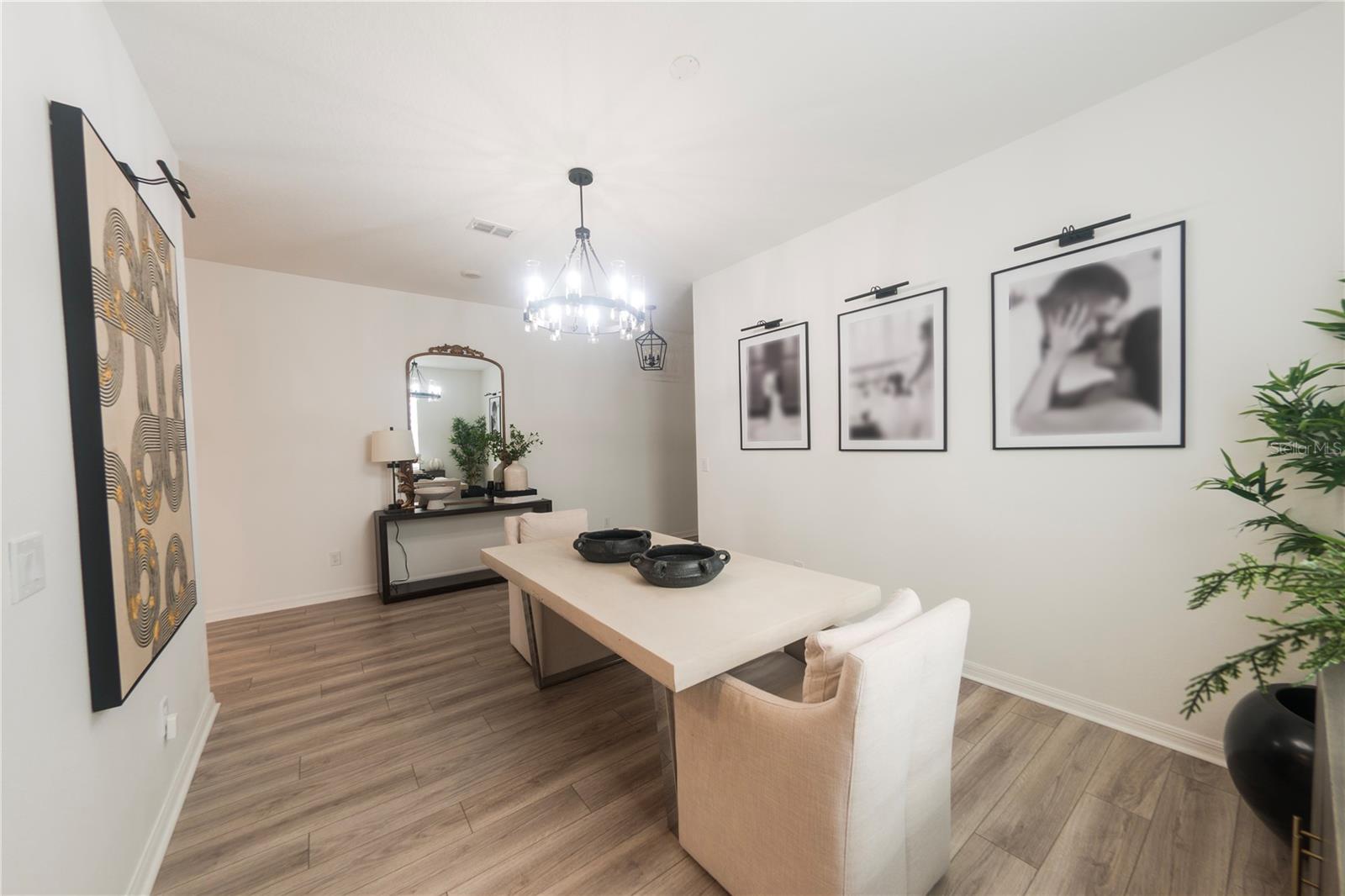 Image 20 of 72 For 671 Split Hoof Drive