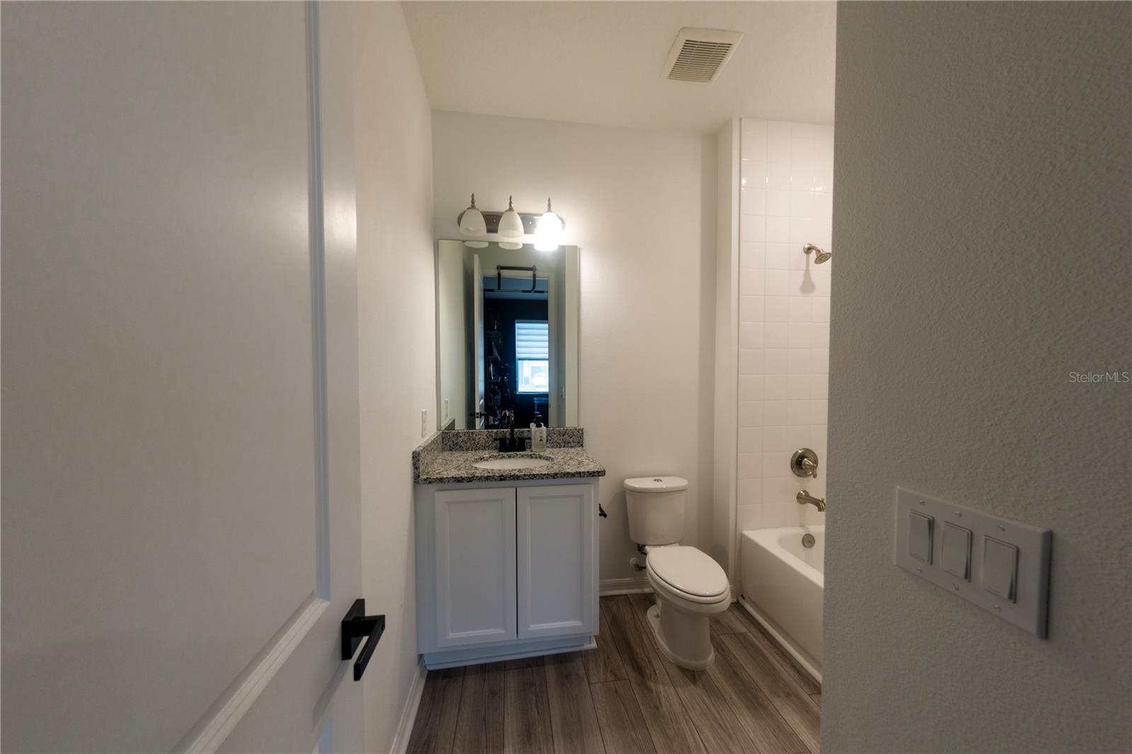 Image 25 of 72 For 671 Split Hoof Drive