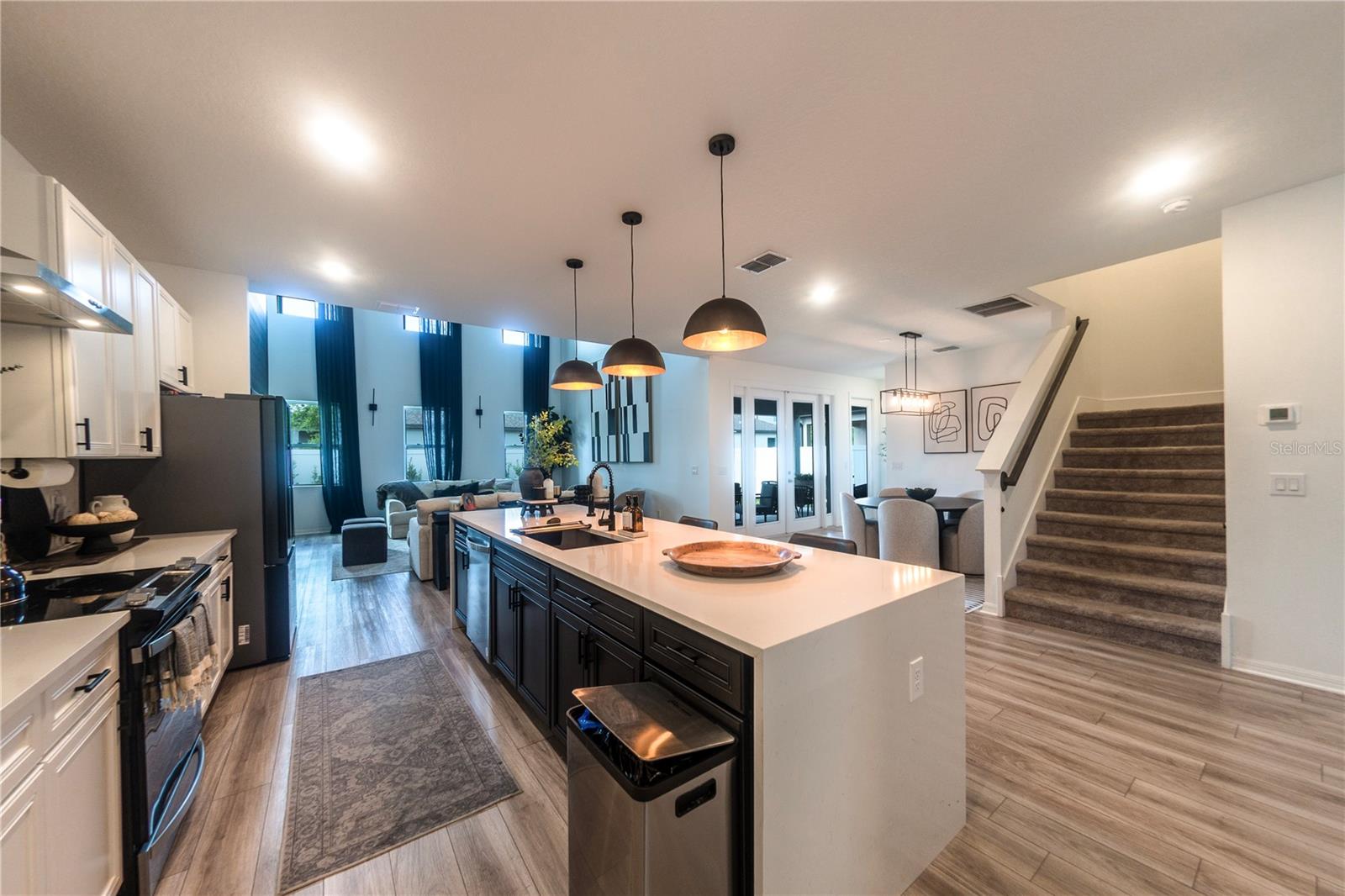 Image 28 of 72 For 671 Split Hoof Drive