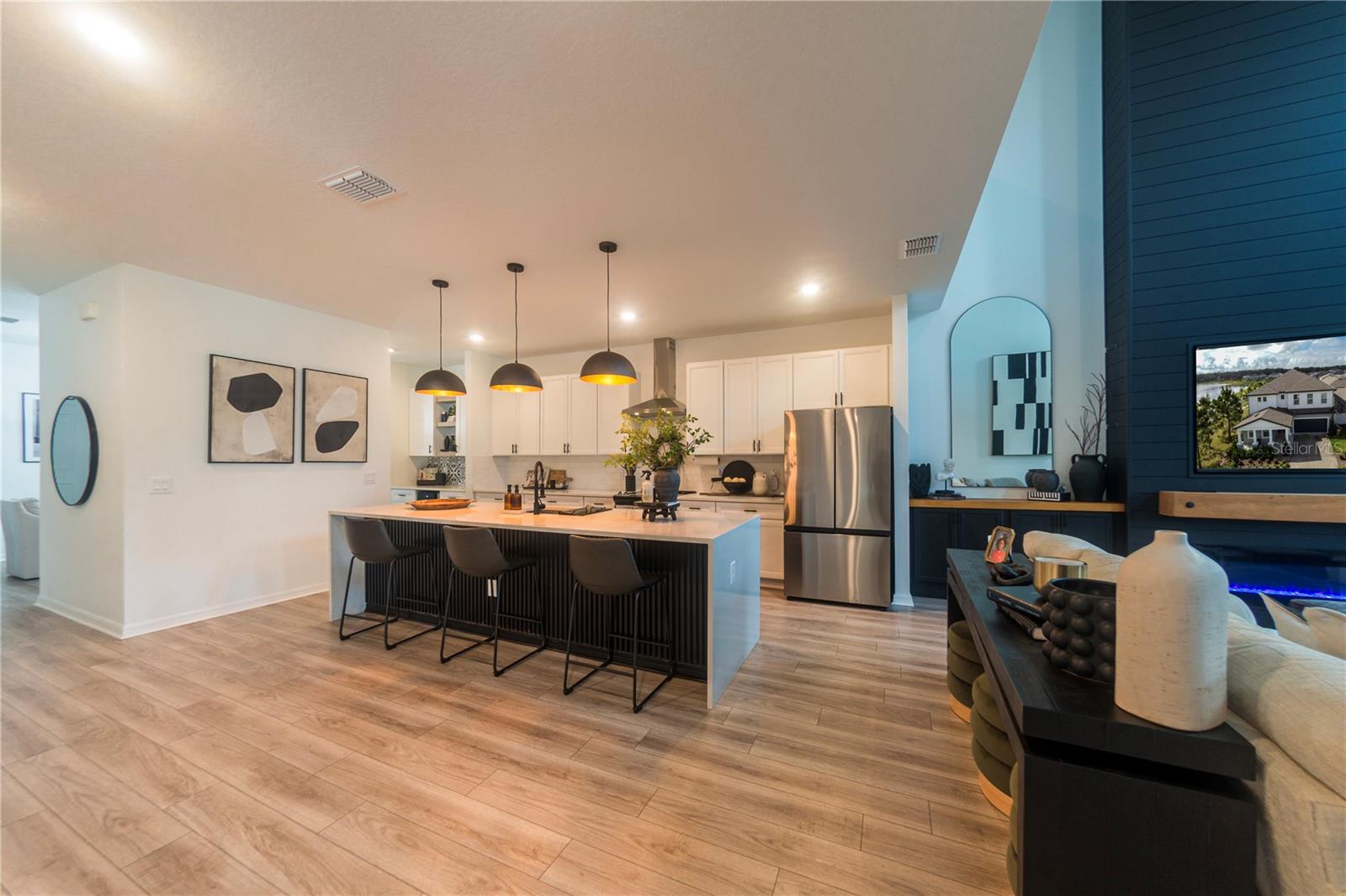 Image 30 of 72 For 671 Split Hoof Drive