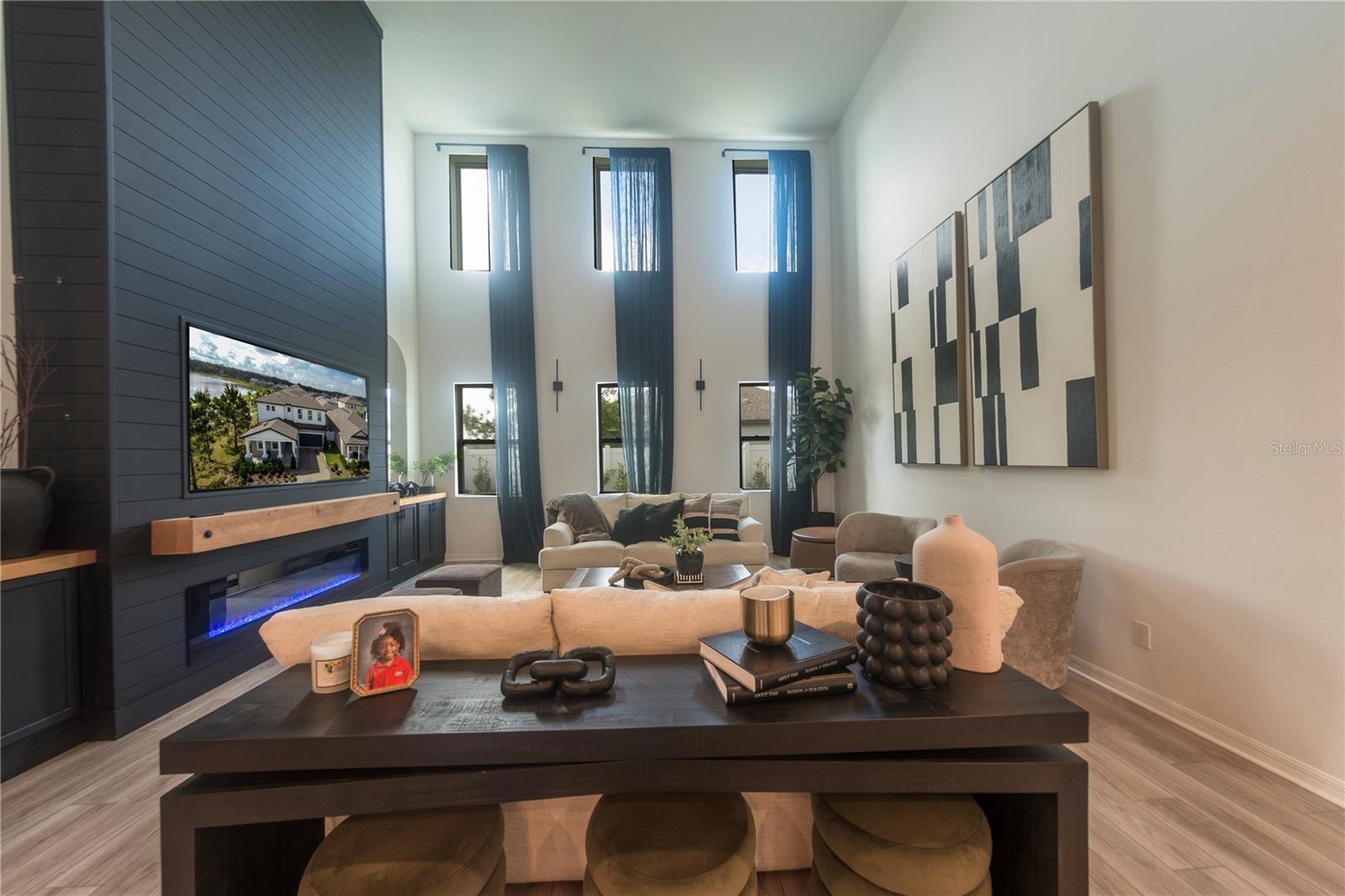 Image 31 of 72 For 671 Split Hoof Drive