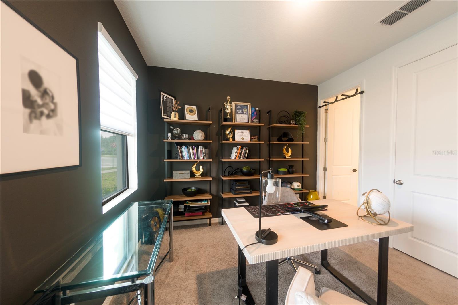 Image 32 of 72 For 671 Split Hoof Drive