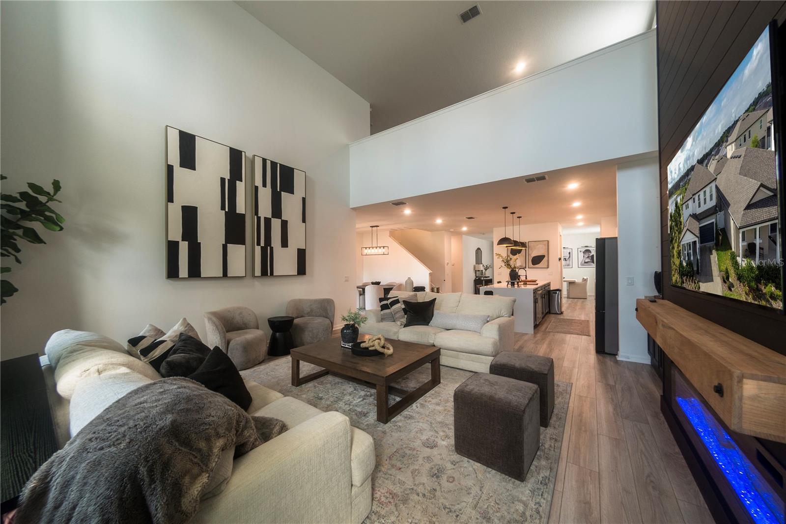 Image 33 of 72 For 671 Split Hoof Drive