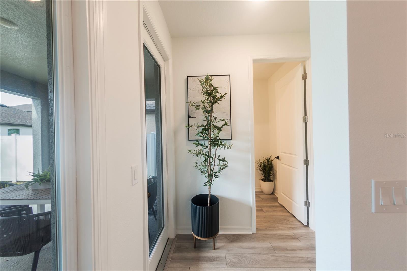 Image 38 of 72 For 671 Split Hoof Drive