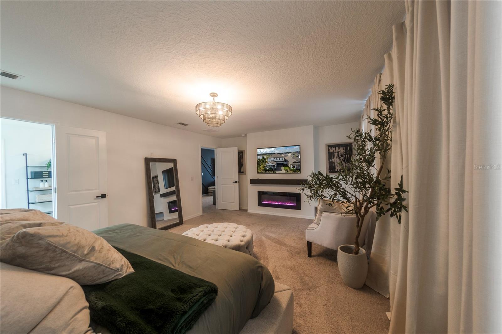 Image 41 of 72 For 671 Split Hoof Drive