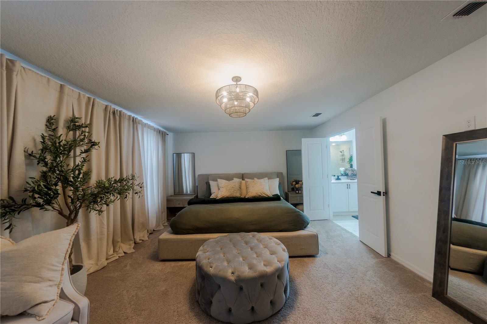 Image 43 of 72 For 671 Split Hoof Drive