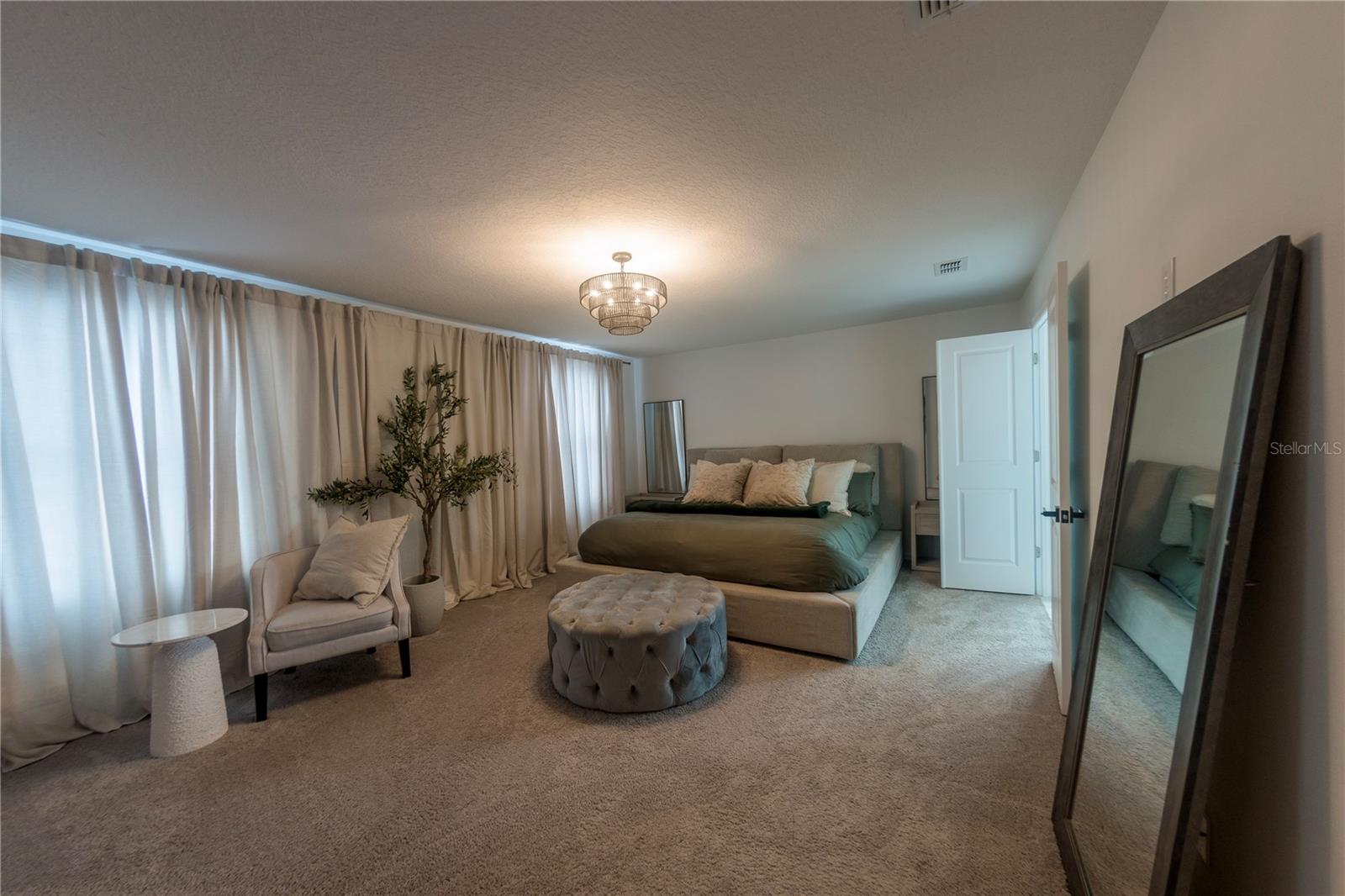 Image 44 of 72 For 671 Split Hoof Drive