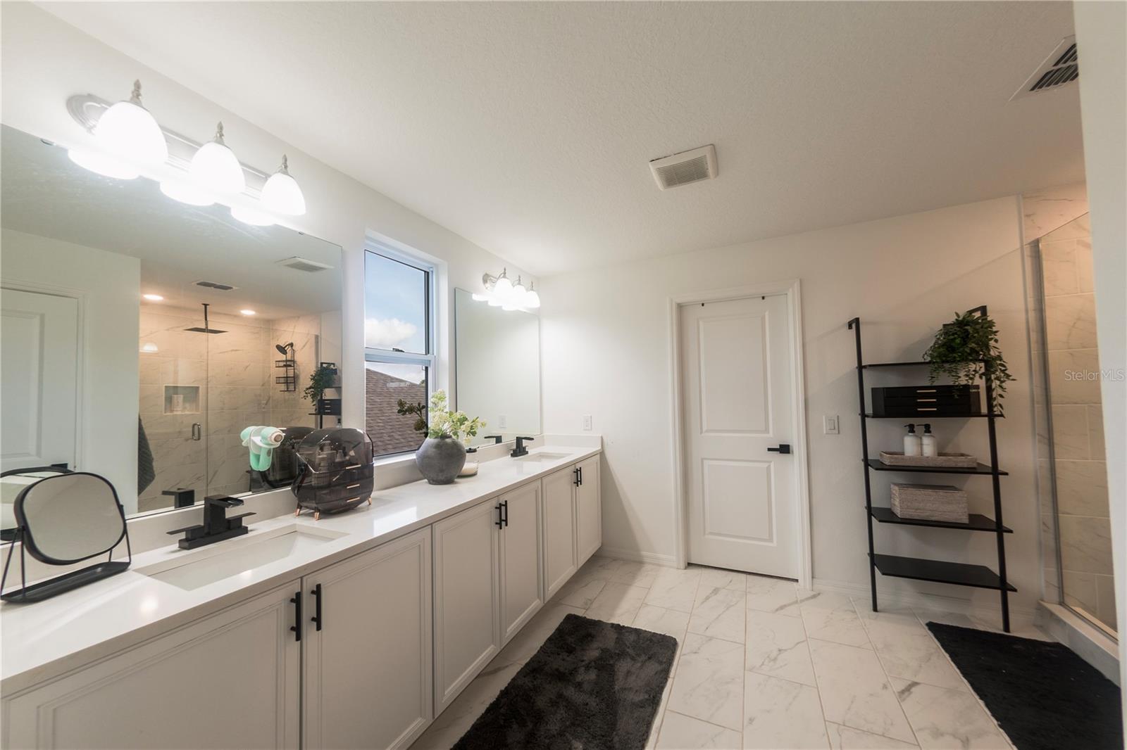 Image 45 of 72 For 671 Split Hoof Drive