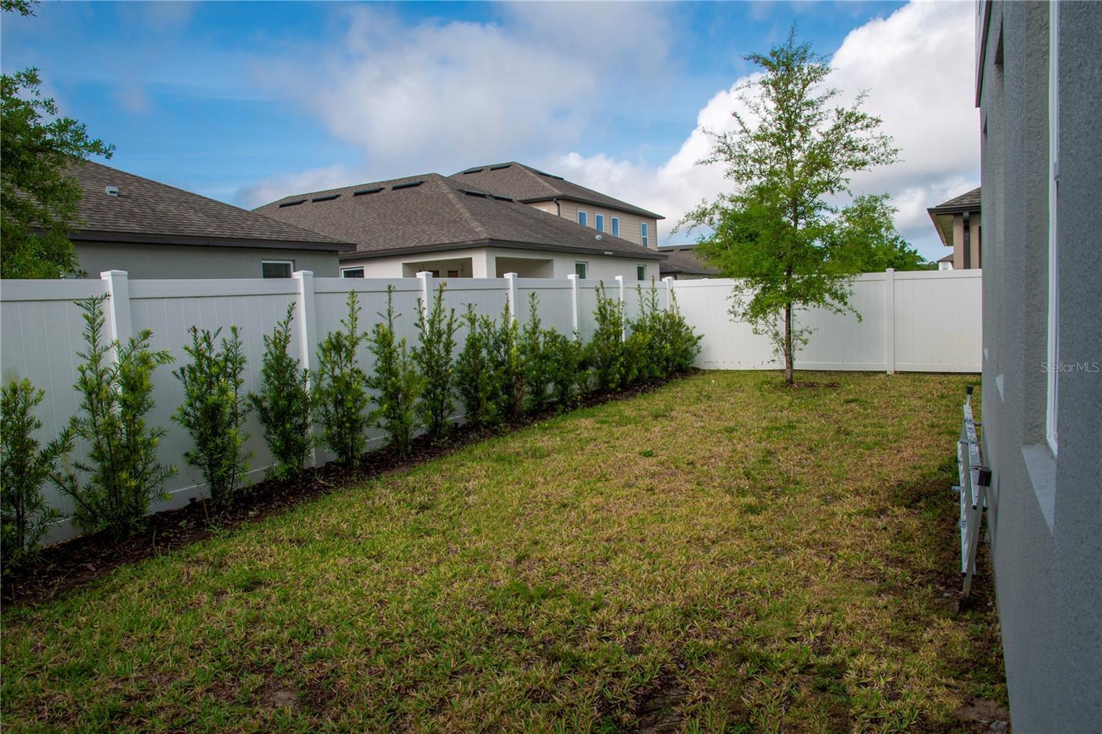 Image 70 of 72 For 671 Split Hoof Drive