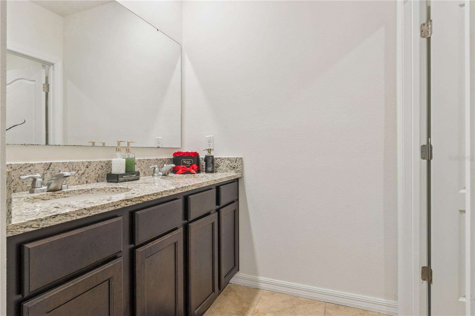 Image 15 of 22 For 2933 Ivy Lake Ct