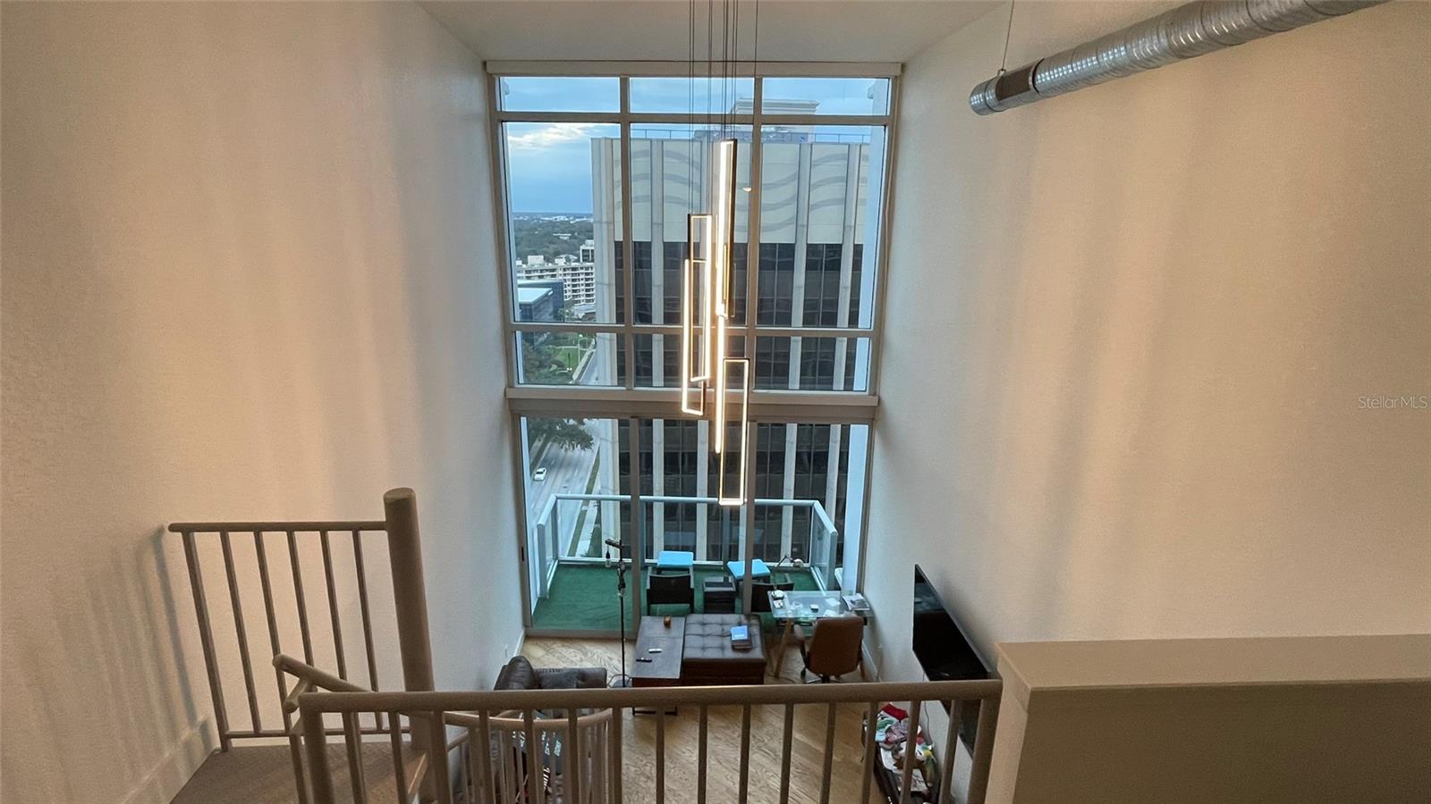 Image 22 of 46 For 150 Robinson Street 1423