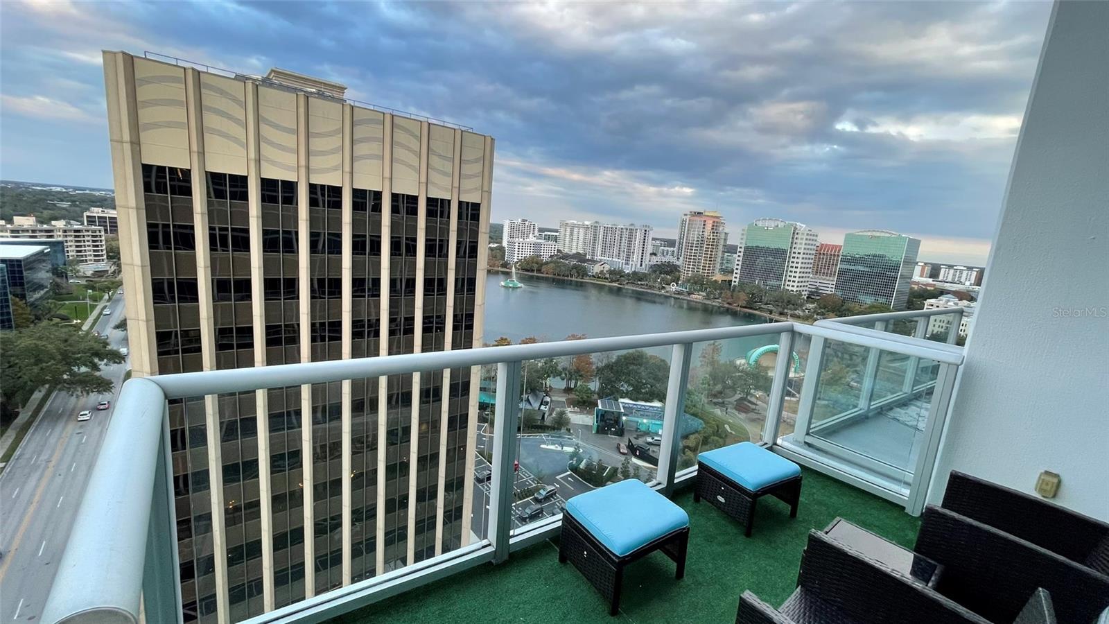 Image 29 of 46 For 150 Robinson Street 1423