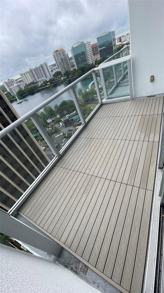 Image 32 of 46 For 150 Robinson Street 1423