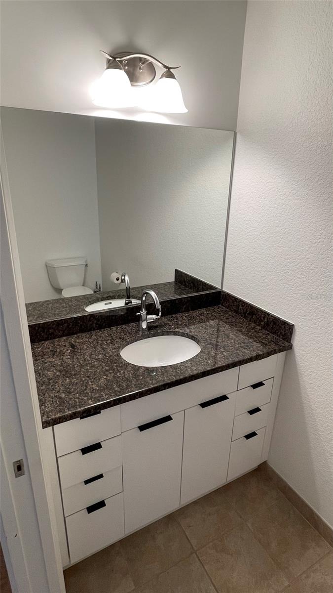 Image 34 of 46 For 150 Robinson Street 1423