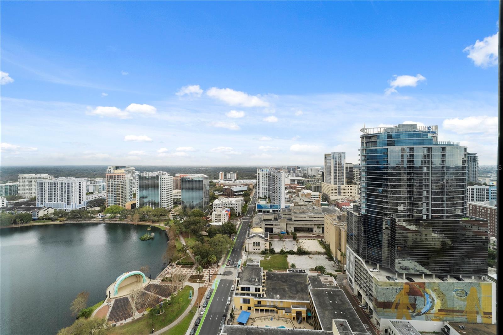 Image 40 of 46 For 150 Robinson Street 1423