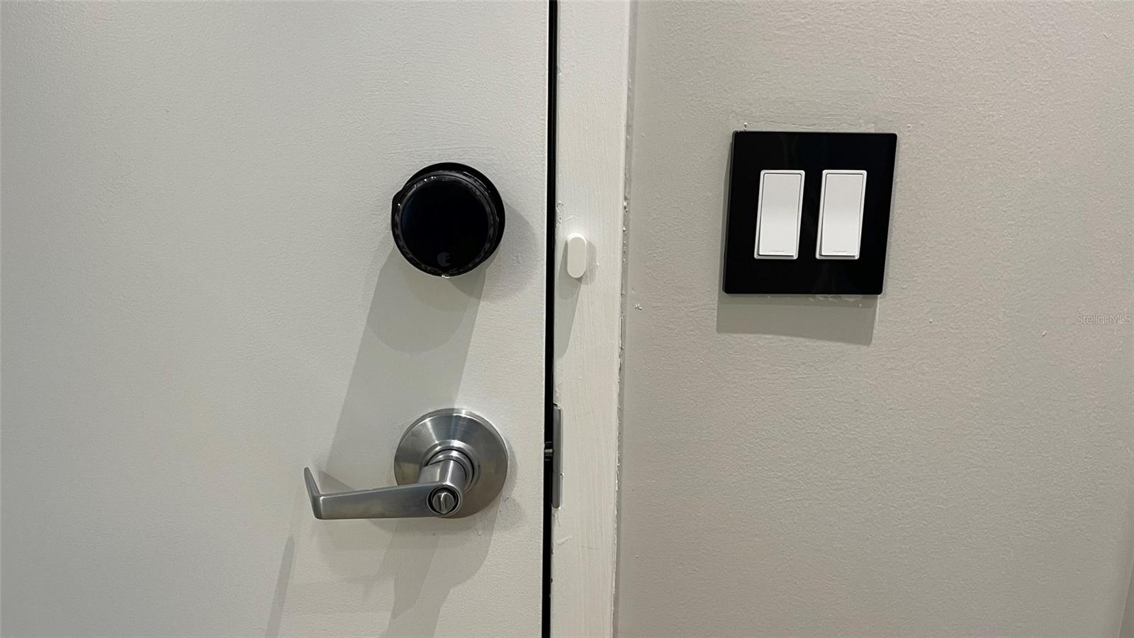 Image 7 of 46 For 150 Robinson Street 1423