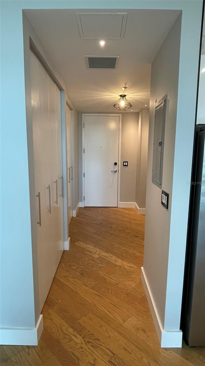 Image 8 of 46 For 150 Robinson Street 1423