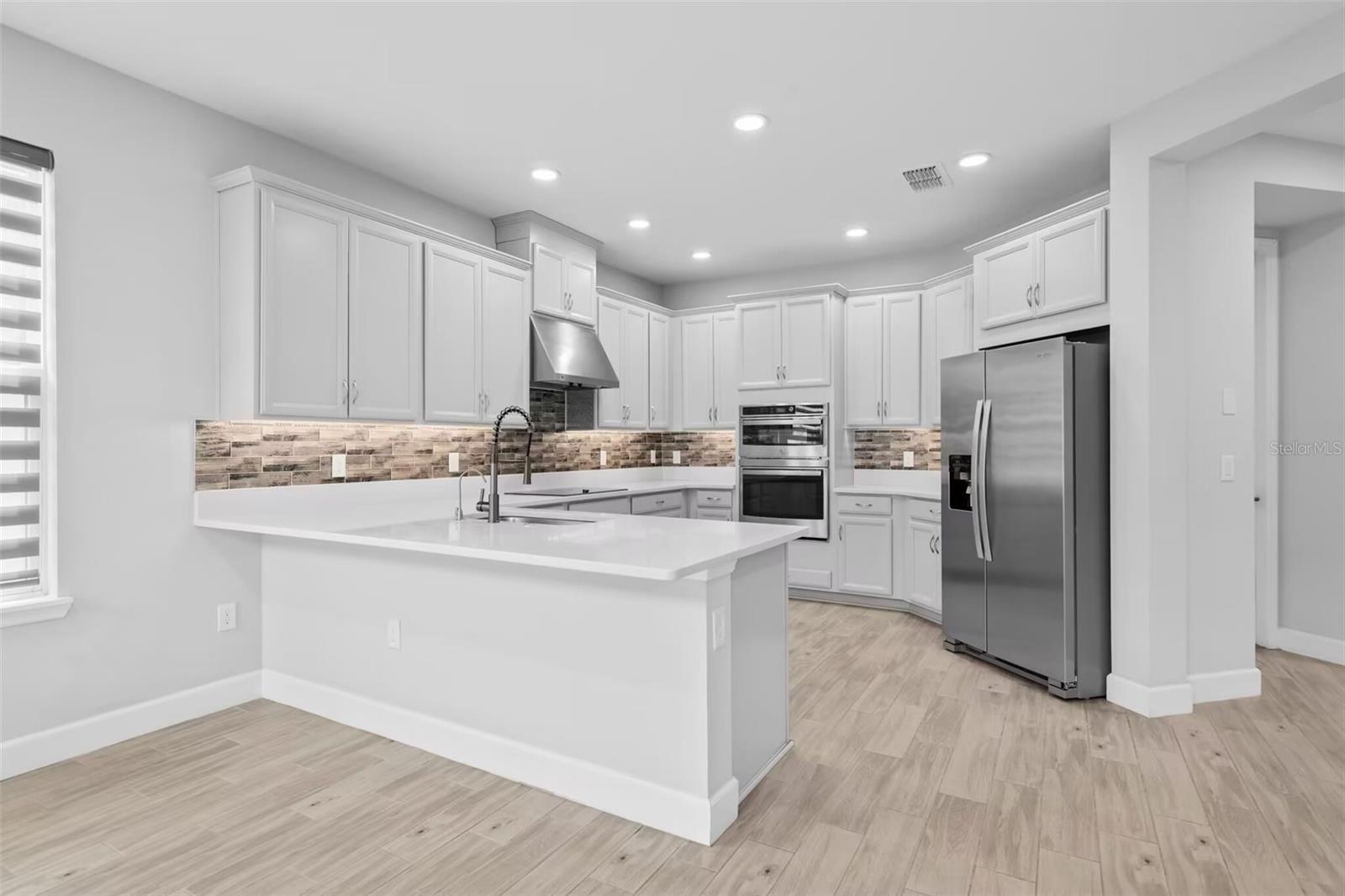 Listing photo id 16 for 1369 Blue Stem Lane