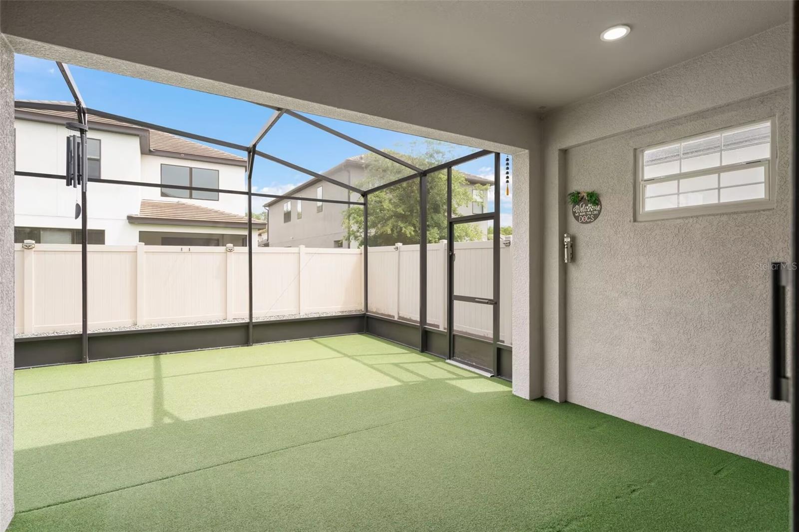 Listing photo id 18 for 1369 Blue Stem Lane