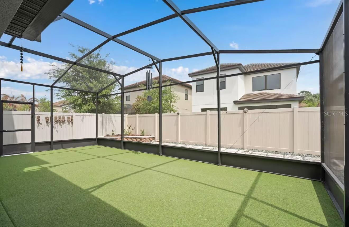 Listing photo id 20 for 1369 Blue Stem Lane