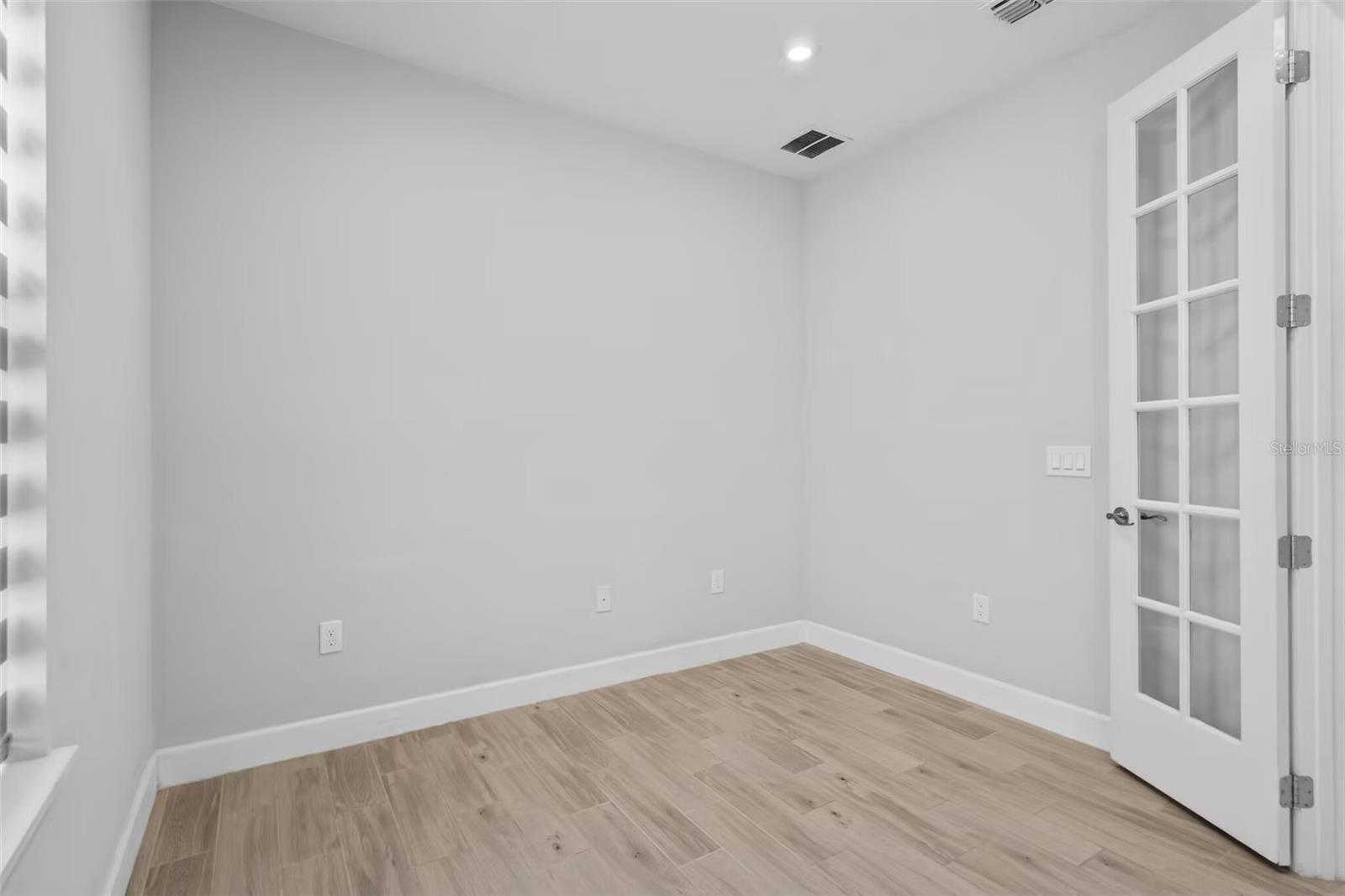 Listing photo id 25 for 1369 Blue Stem Lane