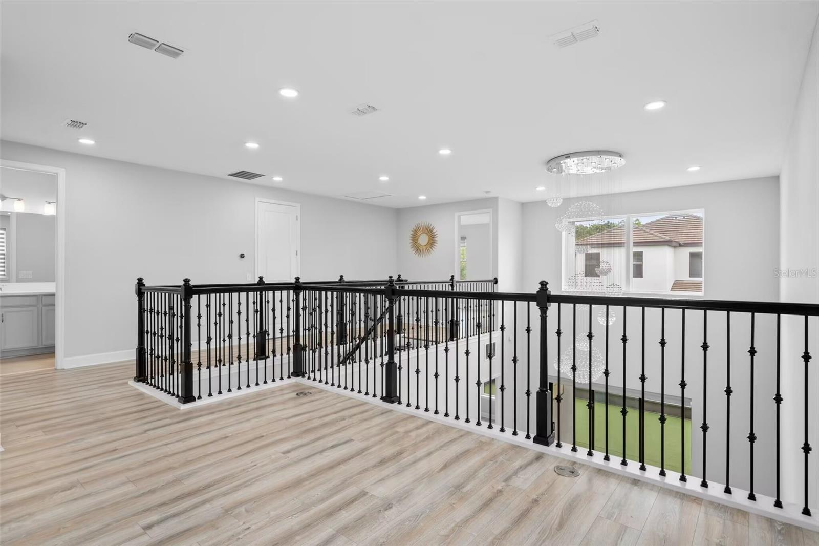 Listing photo id 33 for 1369 Blue Stem Lane