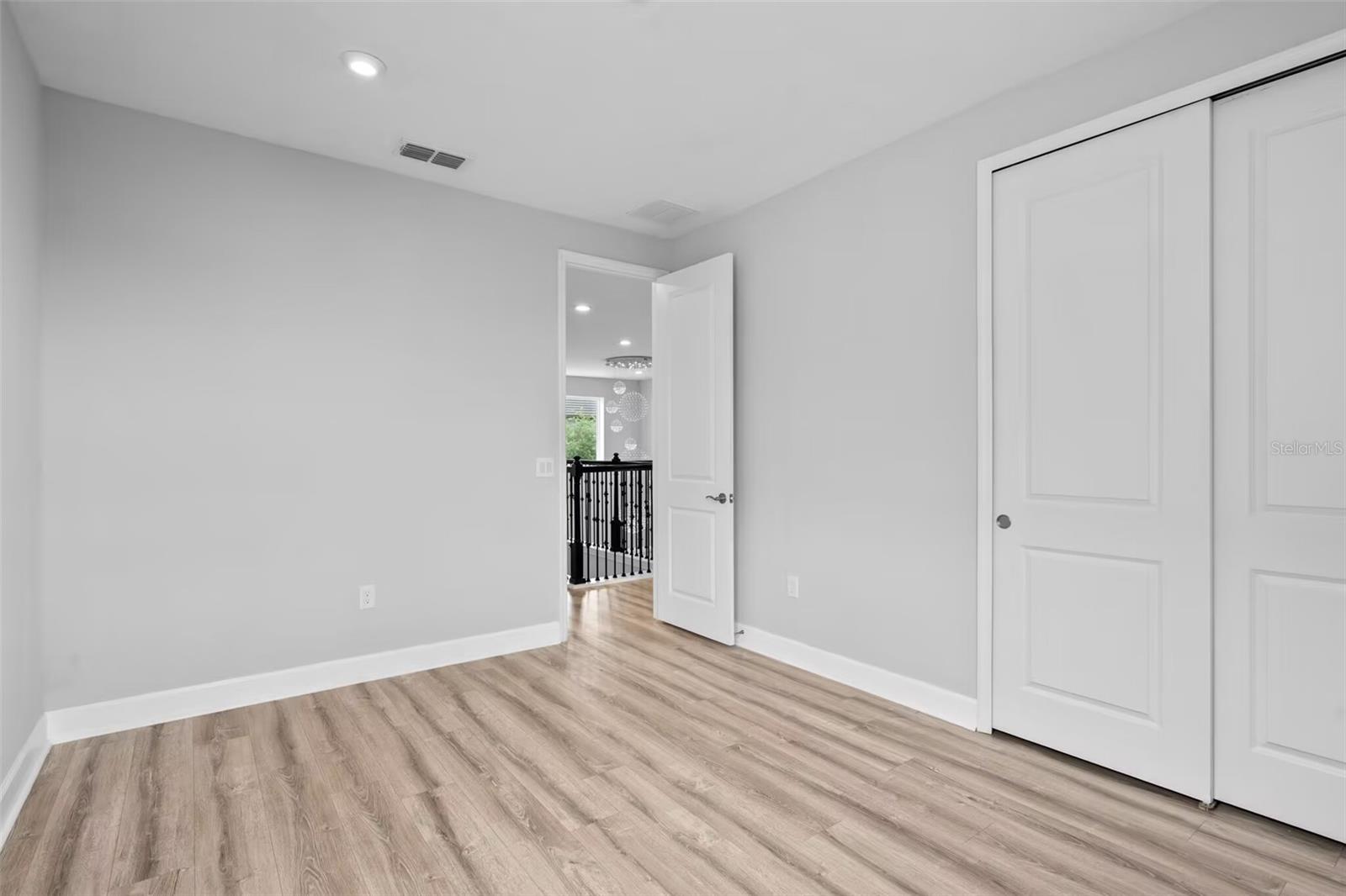 Listing photo id 34 for 1369 Blue Stem Lane