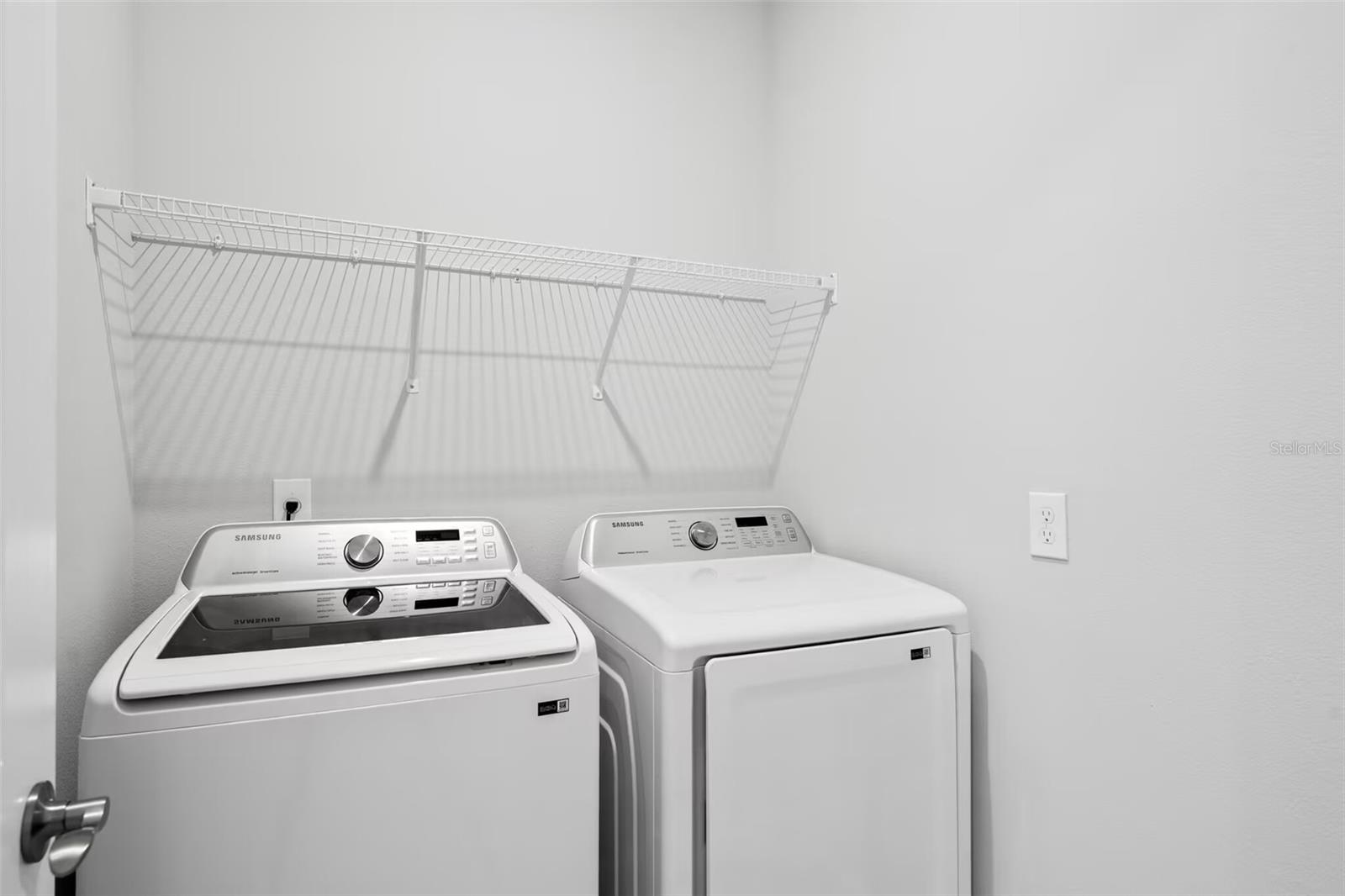 Listing photo id 41 for 1369 Blue Stem Lane