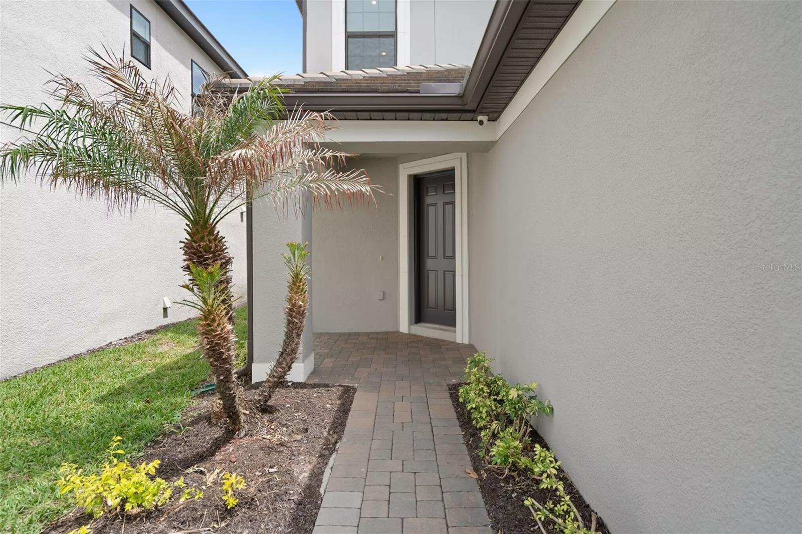 Listing photo id 7 for 1369 Blue Stem Lane